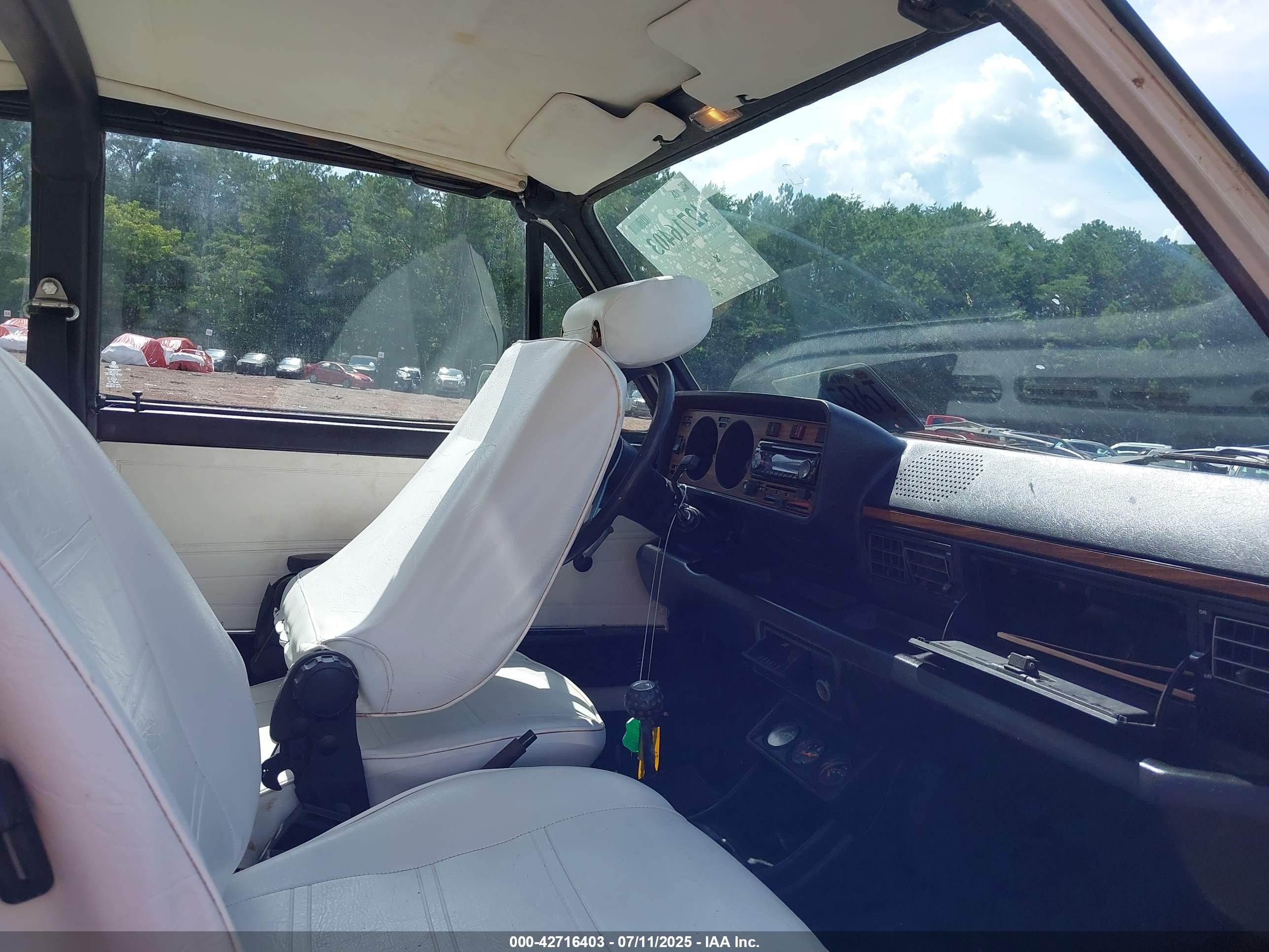 1980 Volkswagen Rabbit   White vin: 000000015A0814707