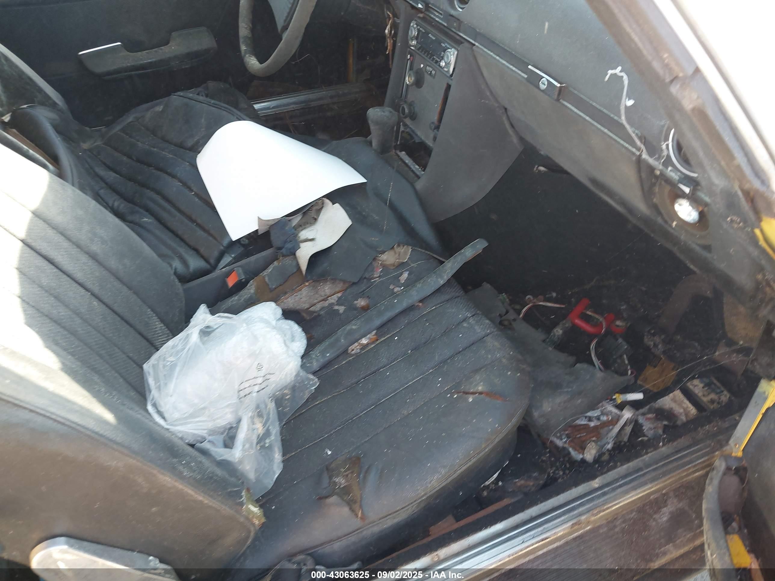 1972 Mercedes 280se   Желтый vin: 10704212002756   