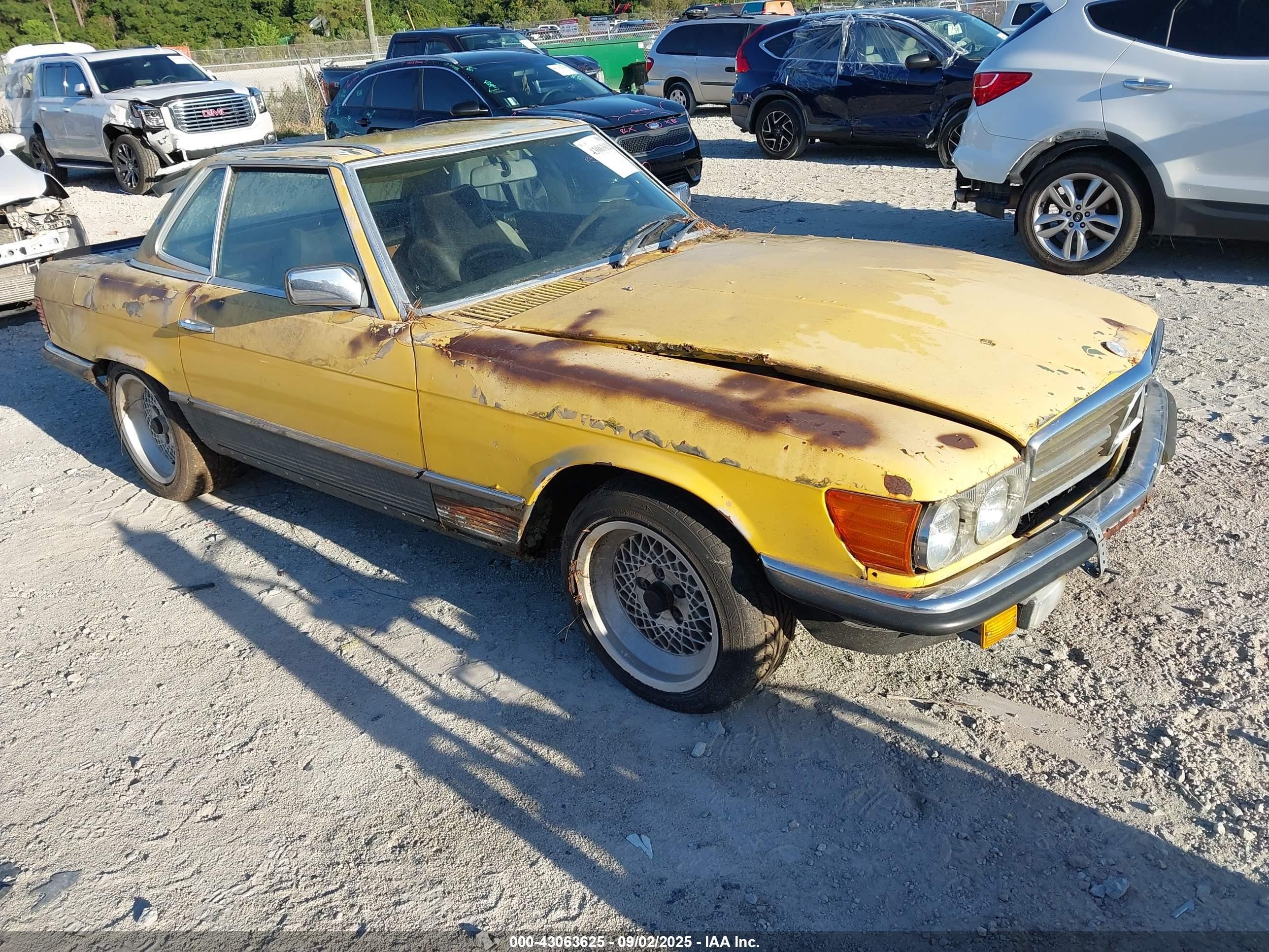 1972 Mercedes 280se   Yellow vin: 10704212002756   