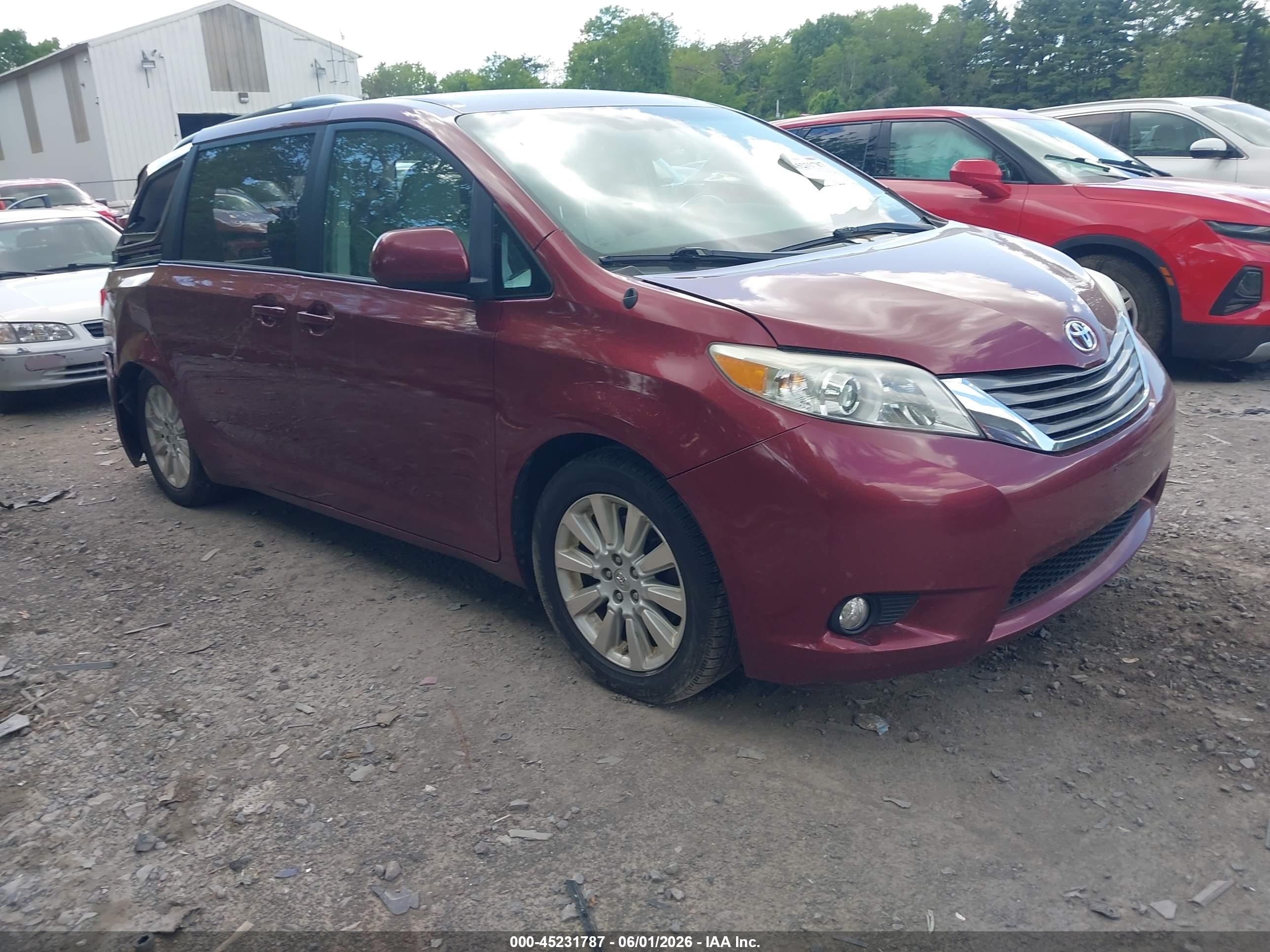 2013 Toyota Sienna Xle/limited Burgundy vin: 5TDDK3DC6DS054665