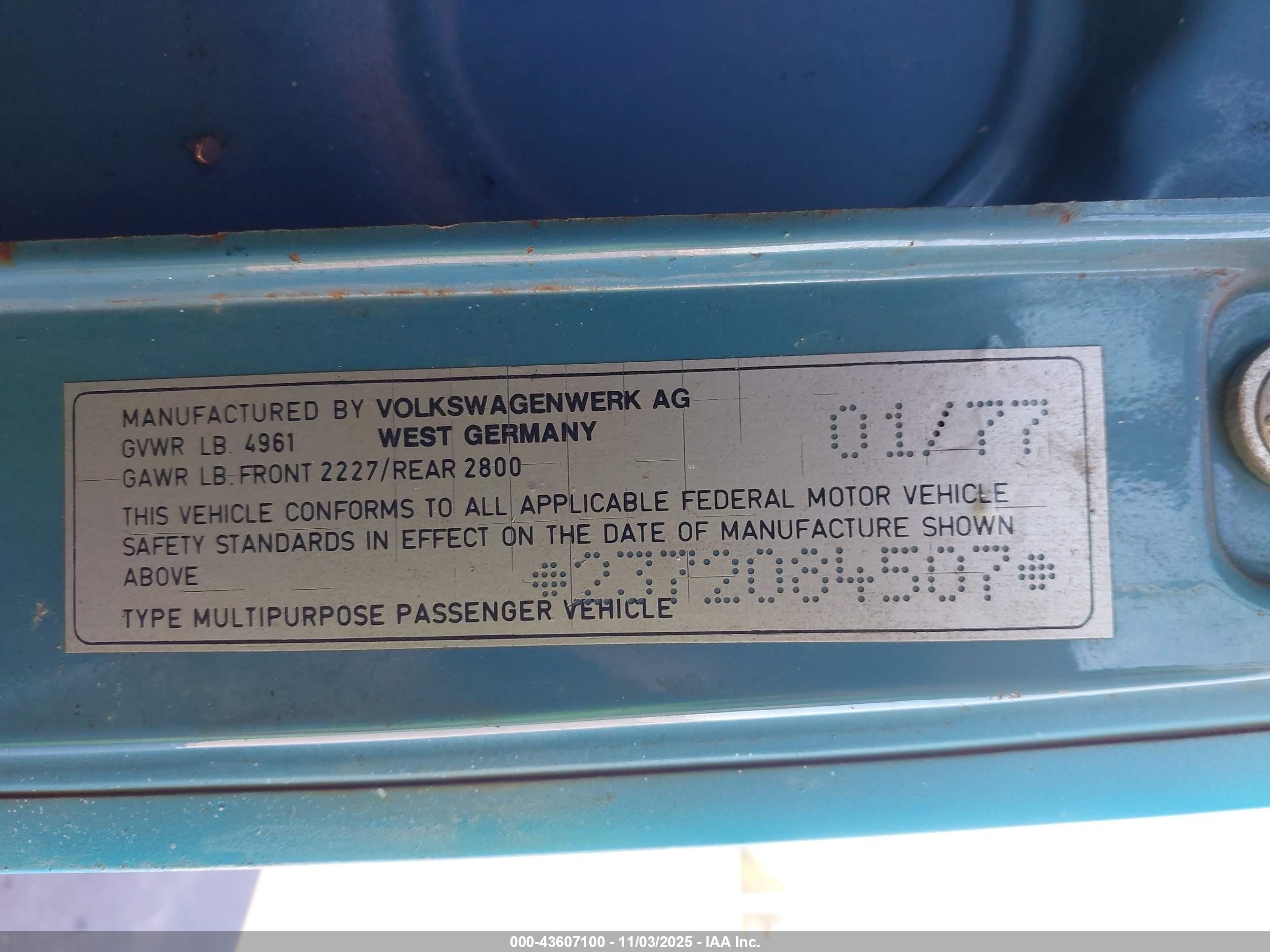 1977 Volkswagen Transporter   Blue vin: 00000002372084507