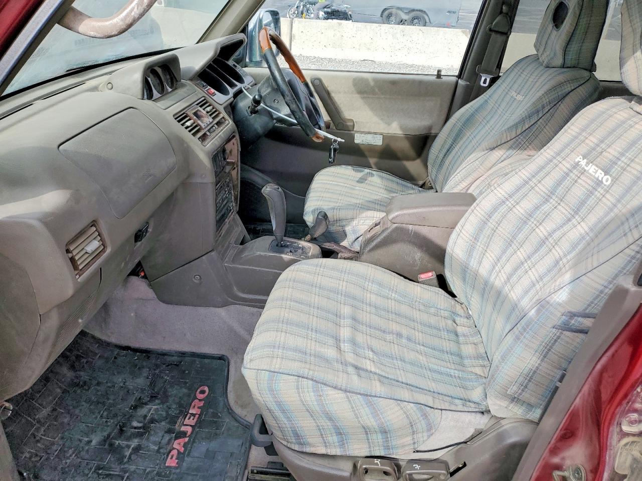 1997 Mitsubishi Montero Maroon vin: 0000000V454402164