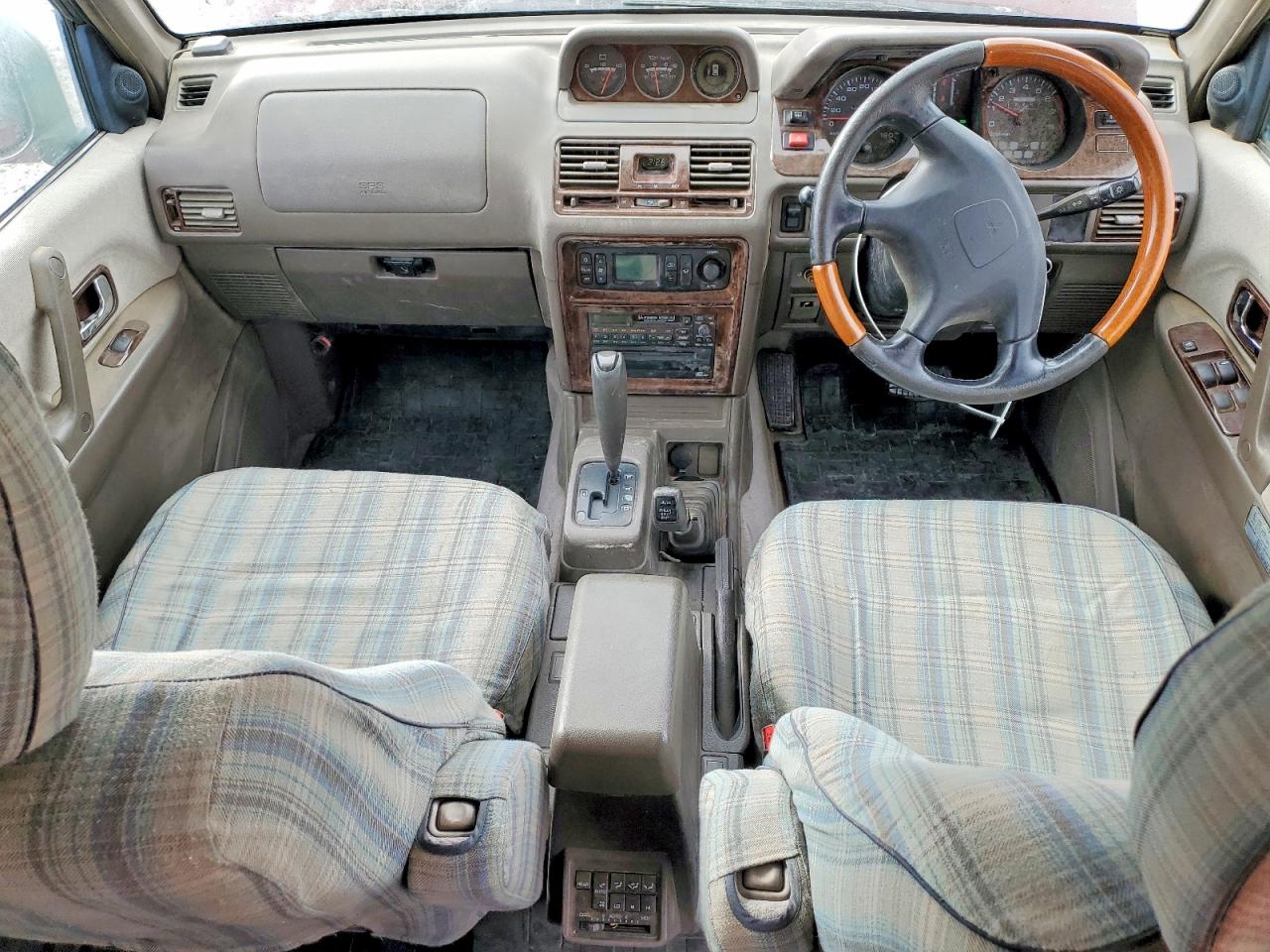 1997 Mitsubishi Montero Maroon vin: 0000000V454402164