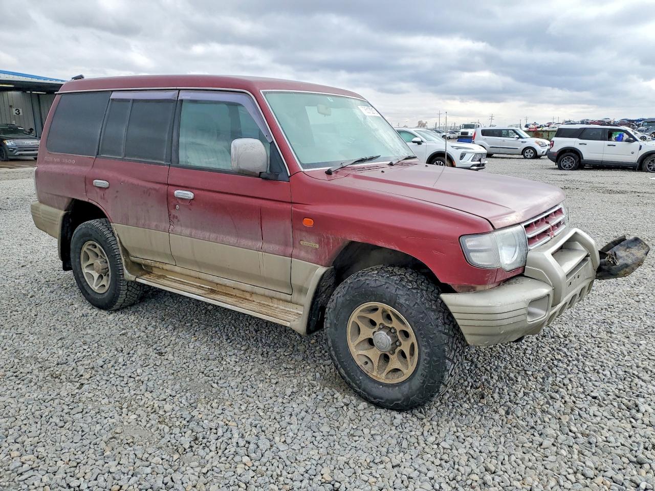 1997 Mitsubishi Montero Maroon vin: 0000000V454402164
