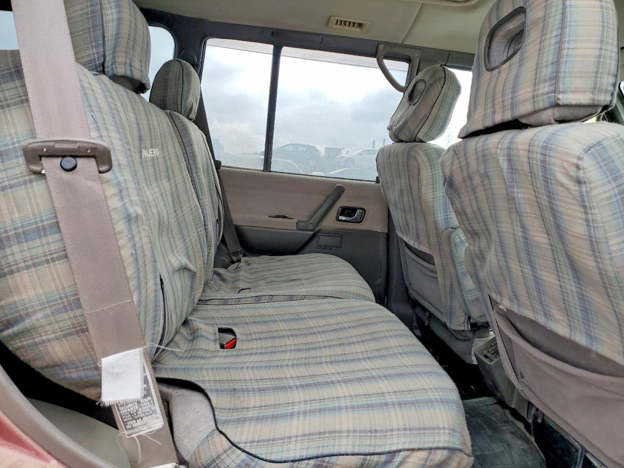 1997 Mitsubishi Montero Maroon vin: 0000000V454402164