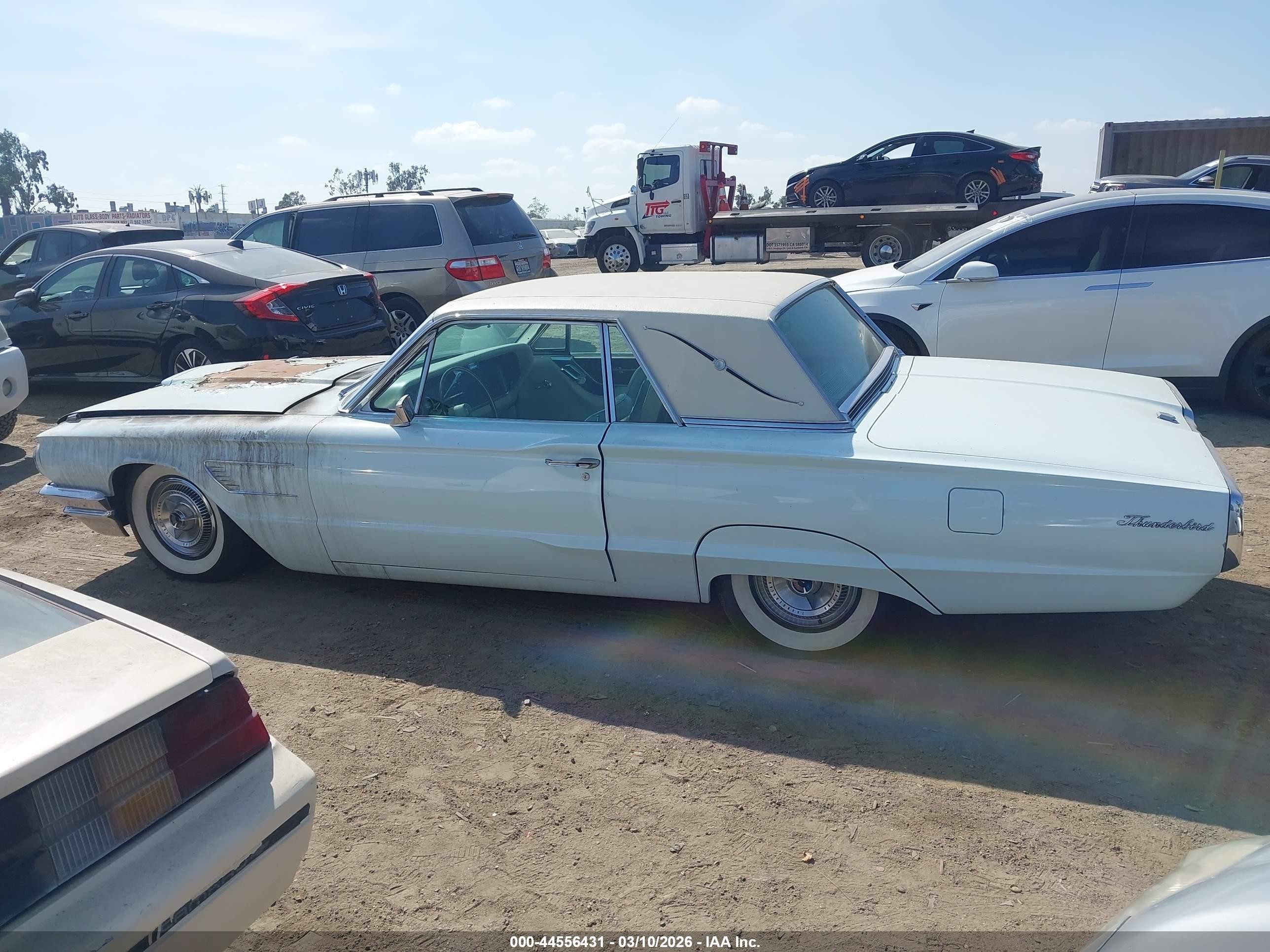 1970 Ford Thunderbird Light Blue vin: 5Y87Z136555