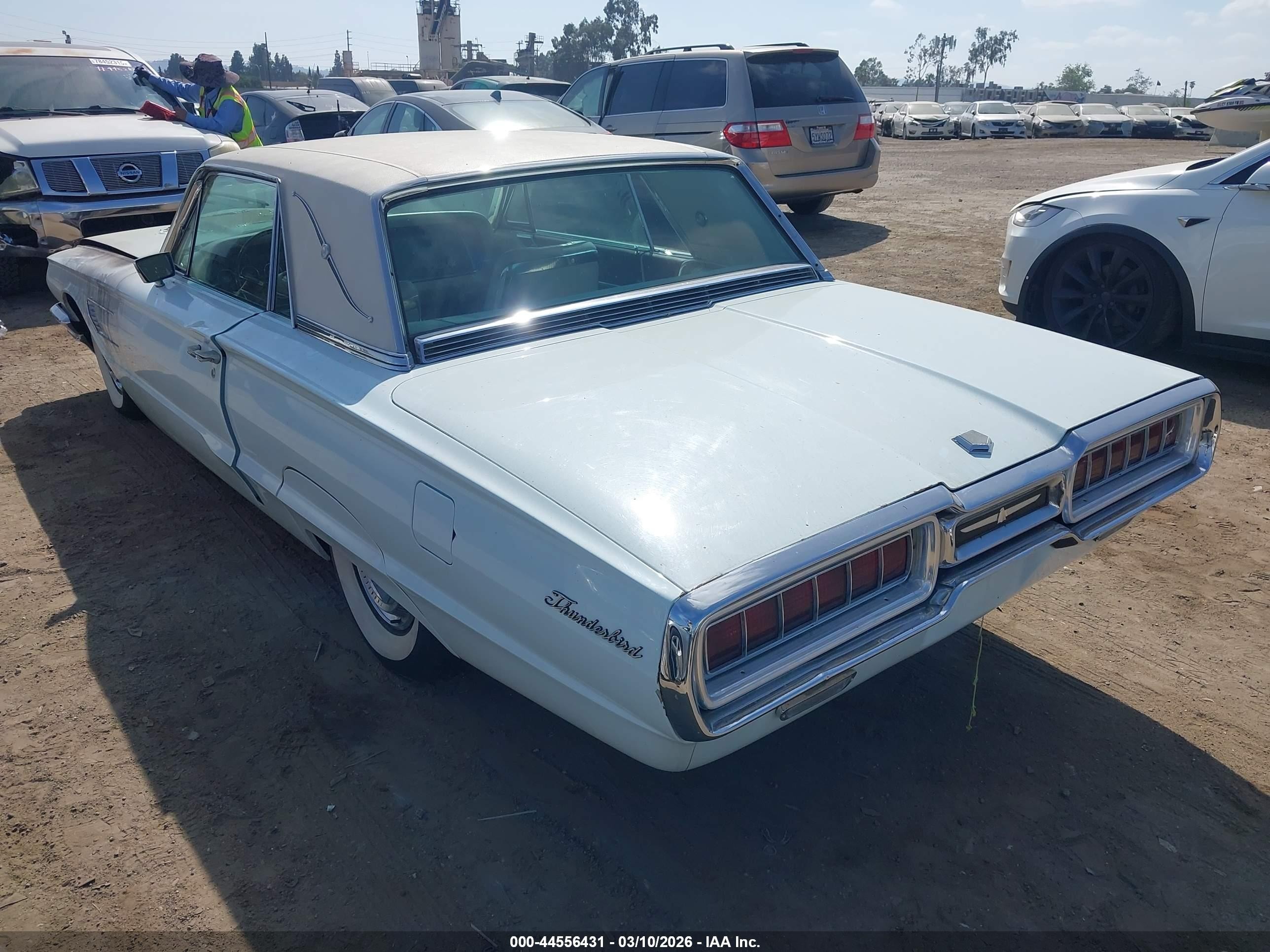 1970 Ford Thunderbird Light Blue vin: 5Y87Z136555