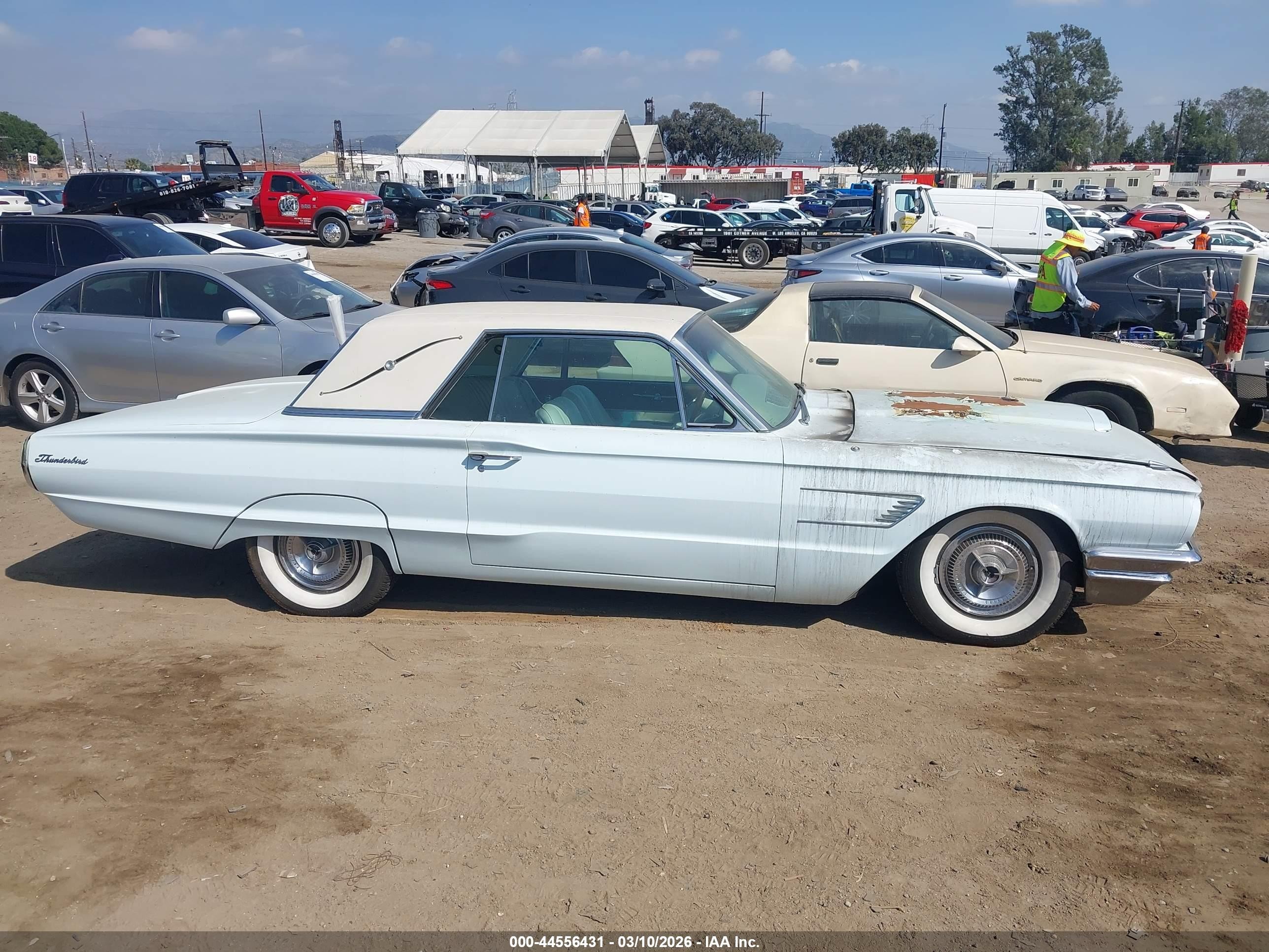 1970 Ford Thunderbird Light Blue vin: 5Y87Z136555
