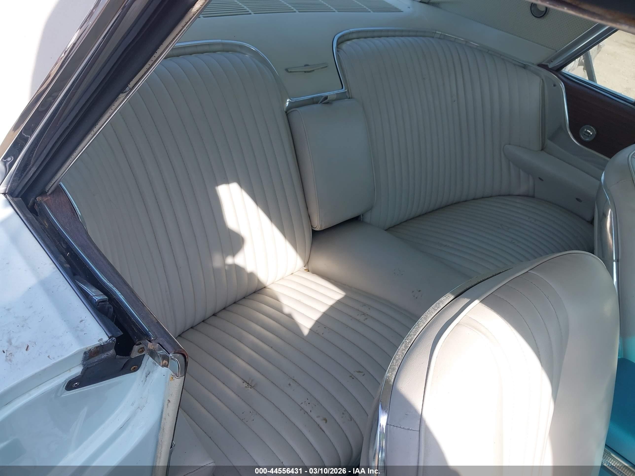 1970 Ford Thunderbird Light Blue vin: 5Y87Z136555