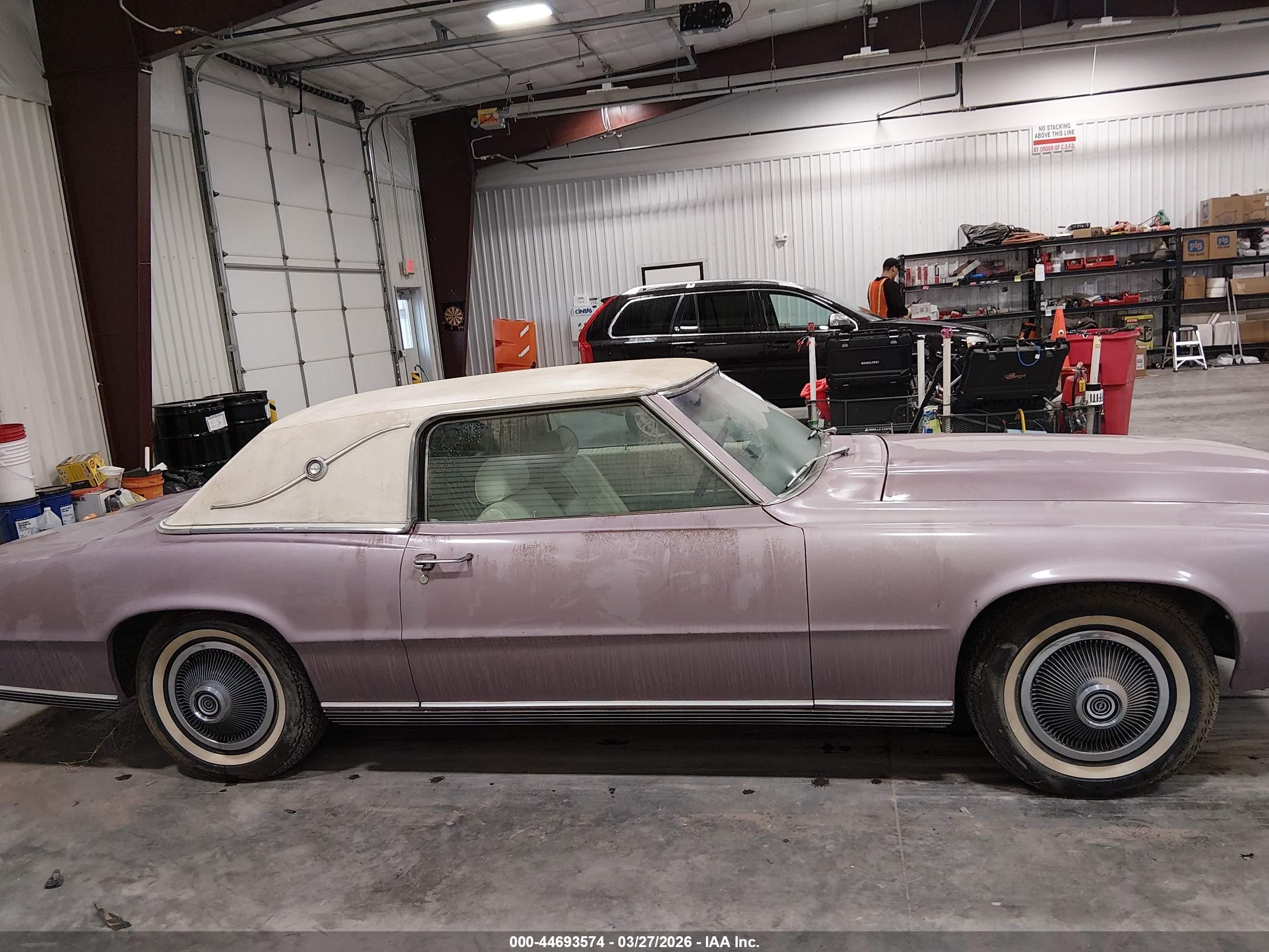 1969 Ford Thunderbird   Purple vin: 0000009J84N104152