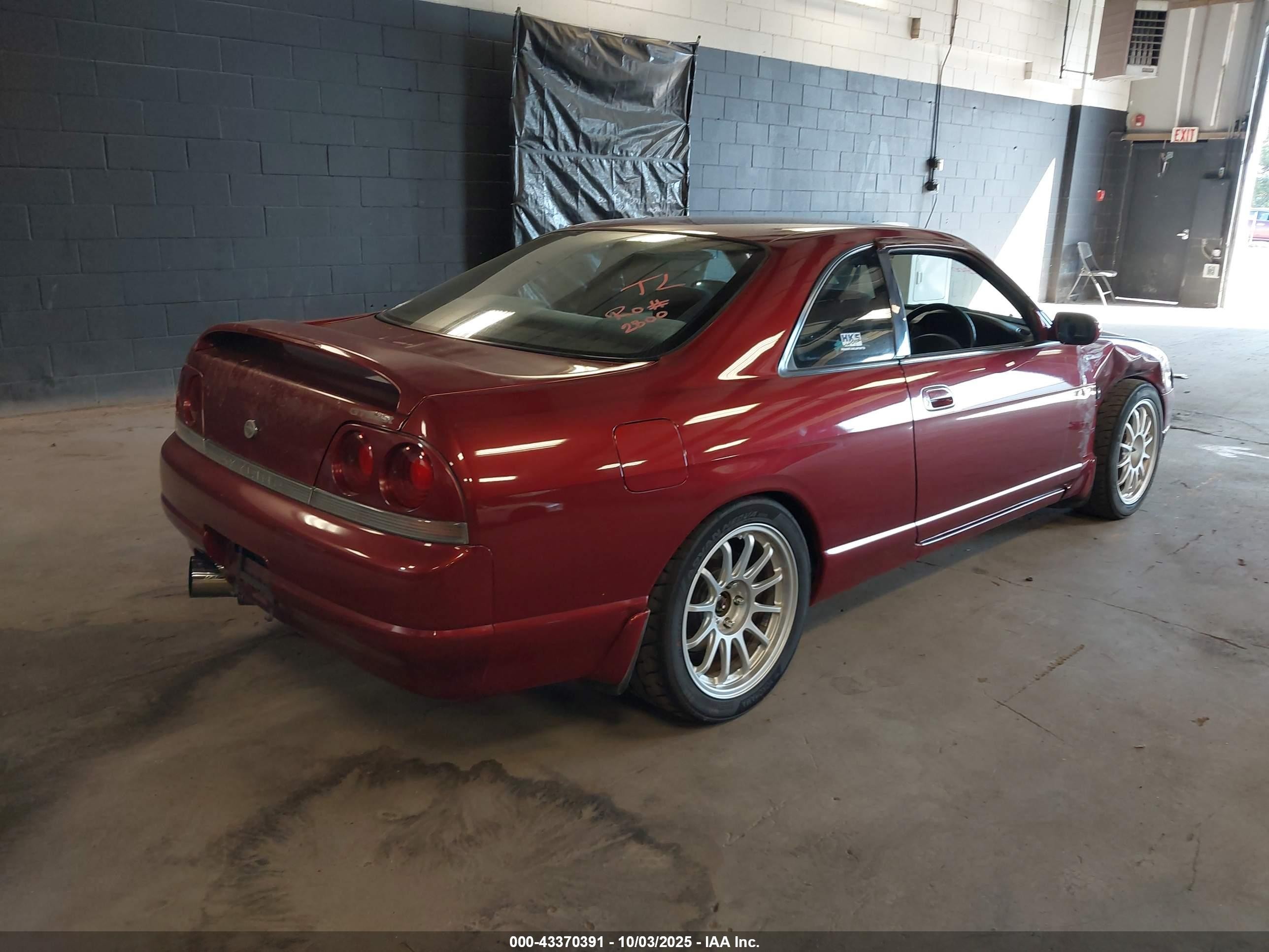 1995 Nissan Skyline   Red vin: 000000ECR33053904