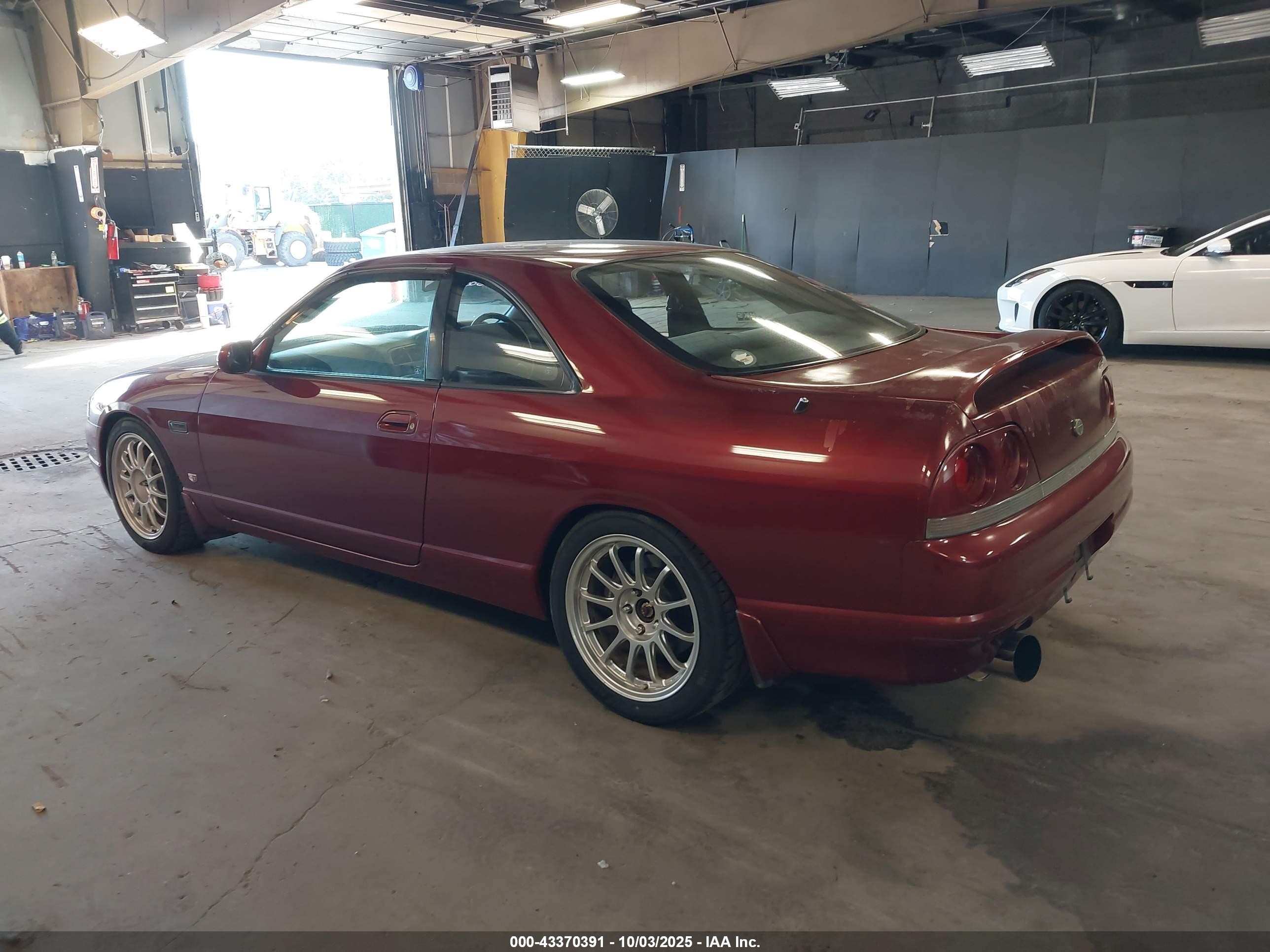 1995 Nissan Skyline   Red vin: 000000ECR33053904
