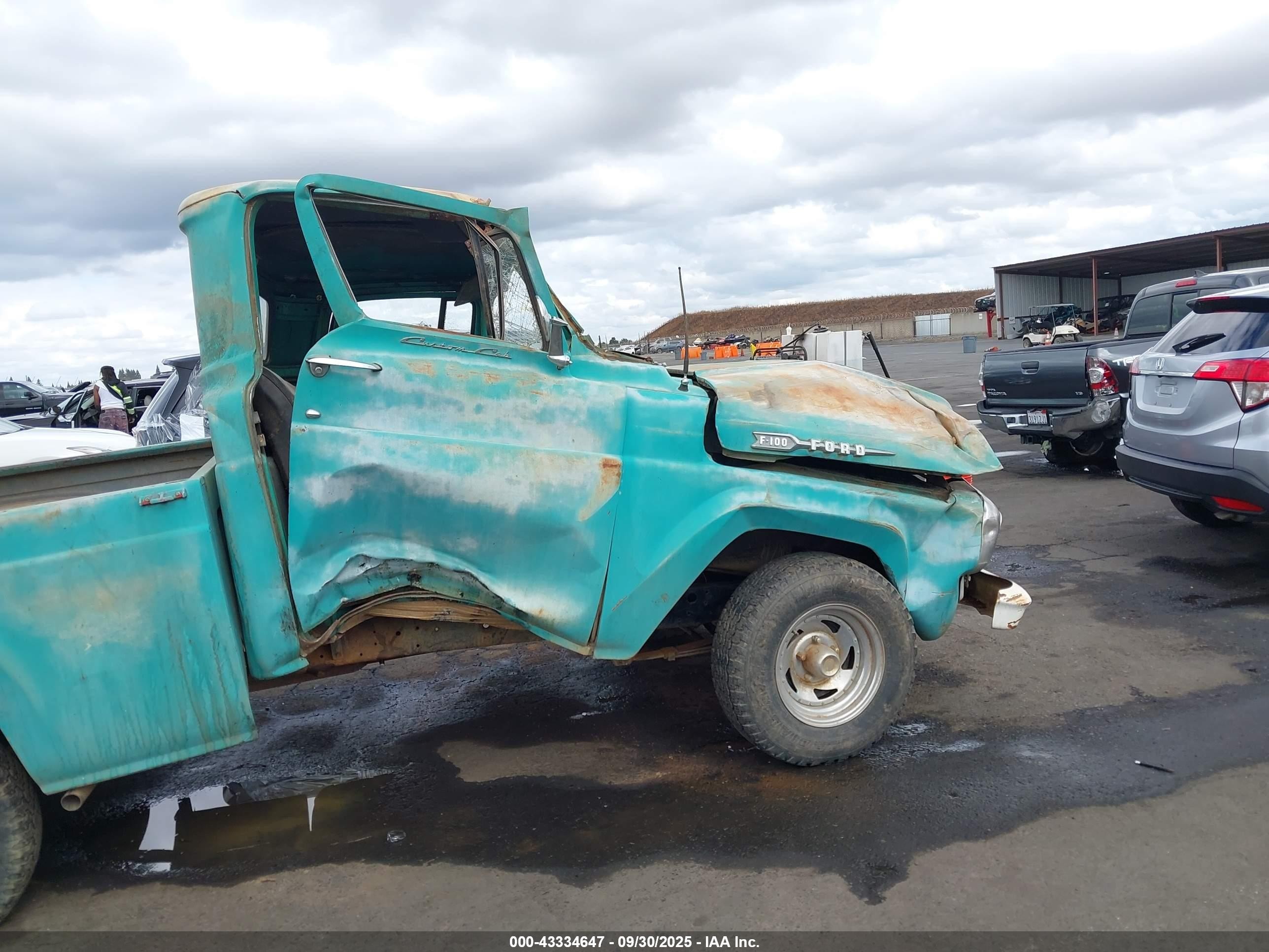 1960 Ford F100   Teal vin: 000000F10J0R33000