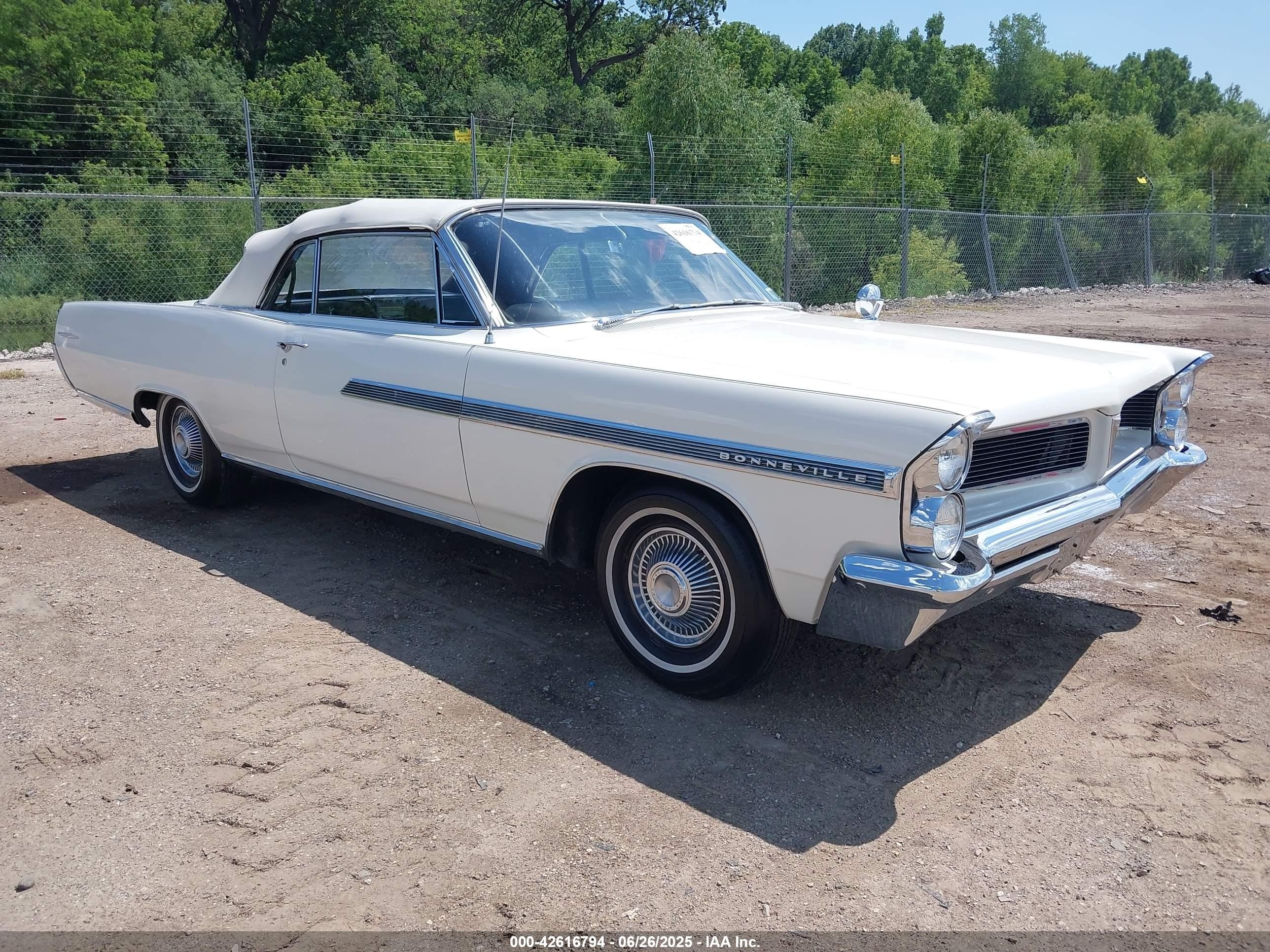 1963 Pontiac Bonneville Can   White vin: 00000863L51113   