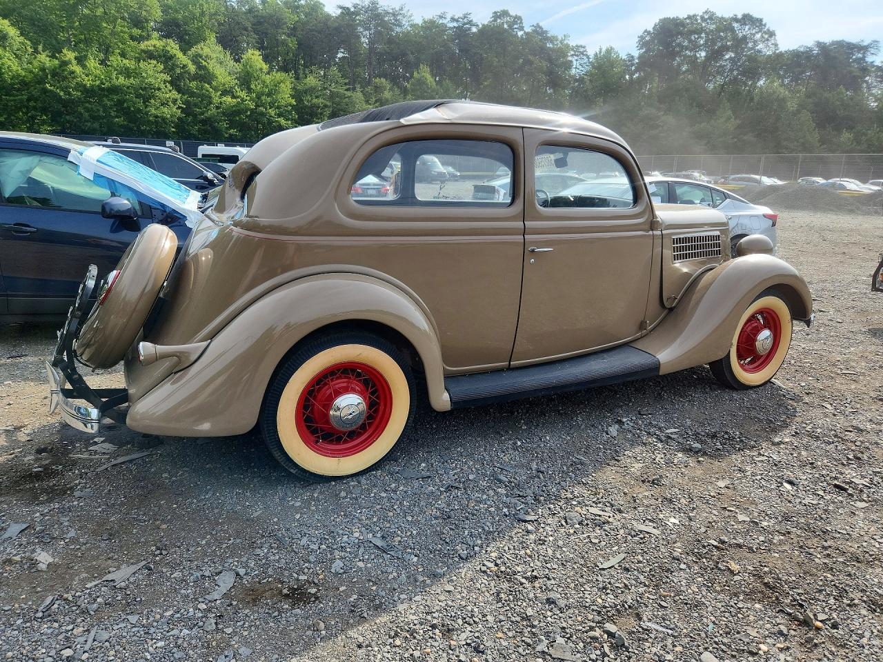 1935 Ford Other Tan vin: 0000182073744