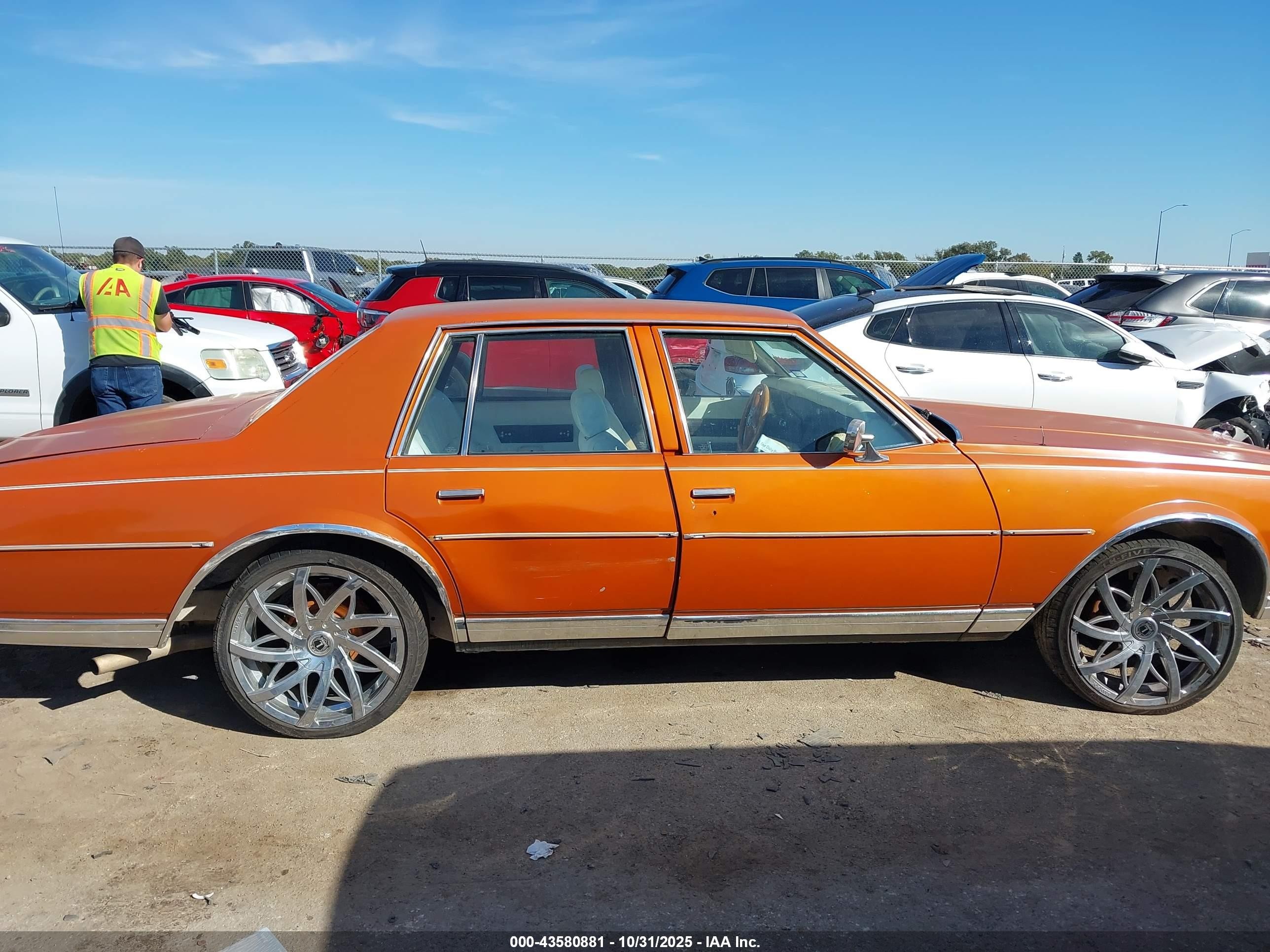 1977 Chevrolet Caprice   Orange vin: 00001N69L7S211531
