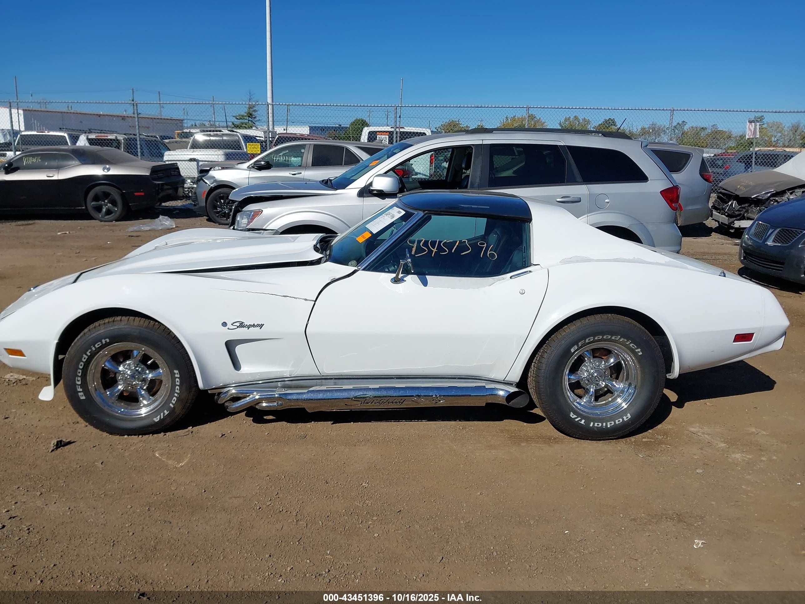 1976 Chevrolet Corvette   White vin: 00001Z37L6S430525