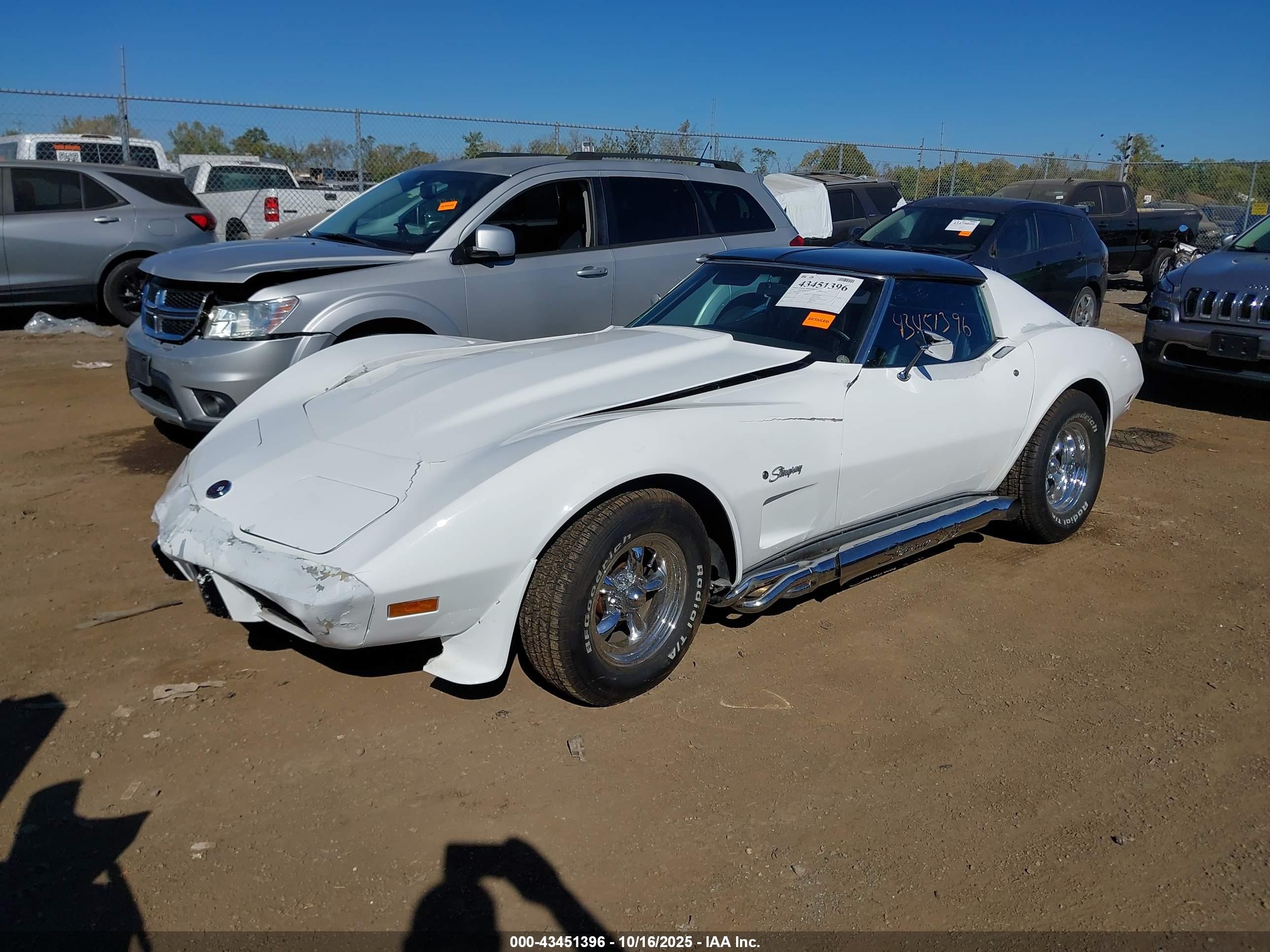 1976 Chevrolet Corvette   White vin: 00001Z37L6S430525