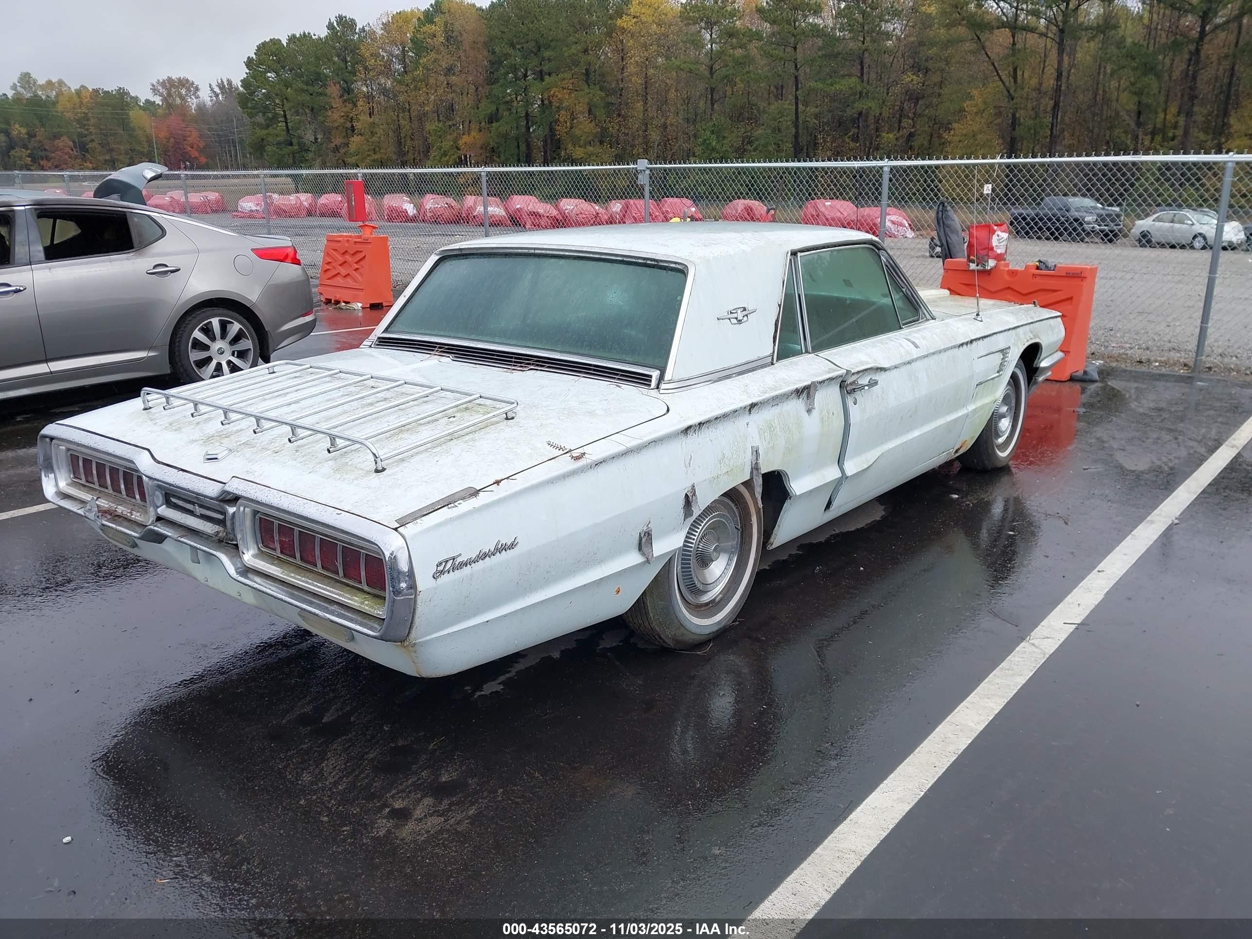 1965 Ford Thunderbird   Белый vin: 00005Y83Z151844  
