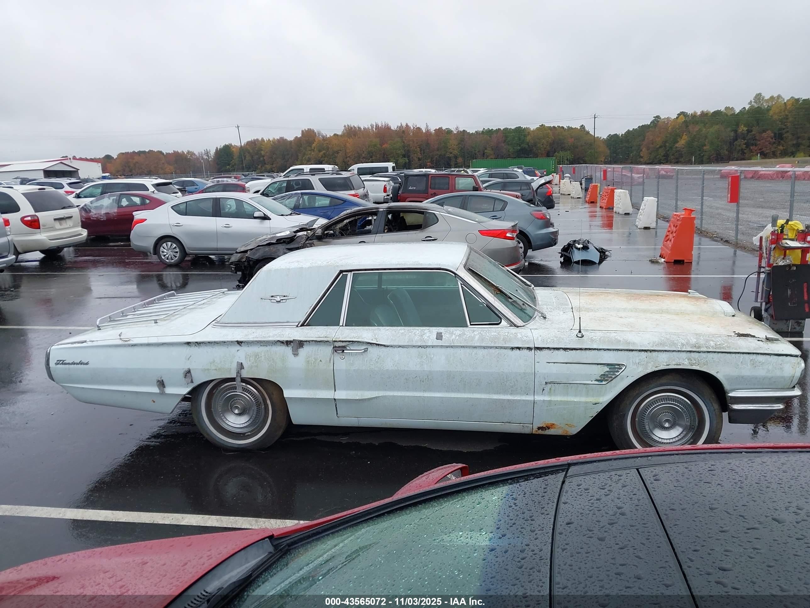 1965 Ford Thunderbird   Белый vin: 00005Y83Z151844  