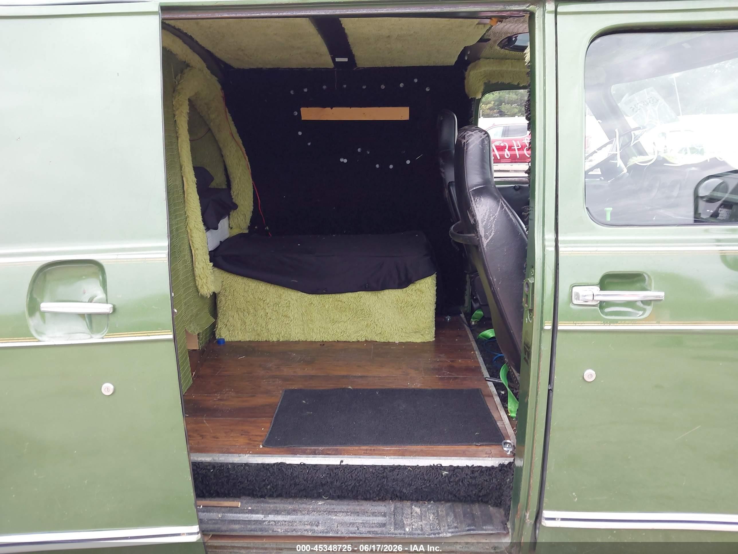 1976 Chevrolet G10 Green vin: 0000CGL156U110395