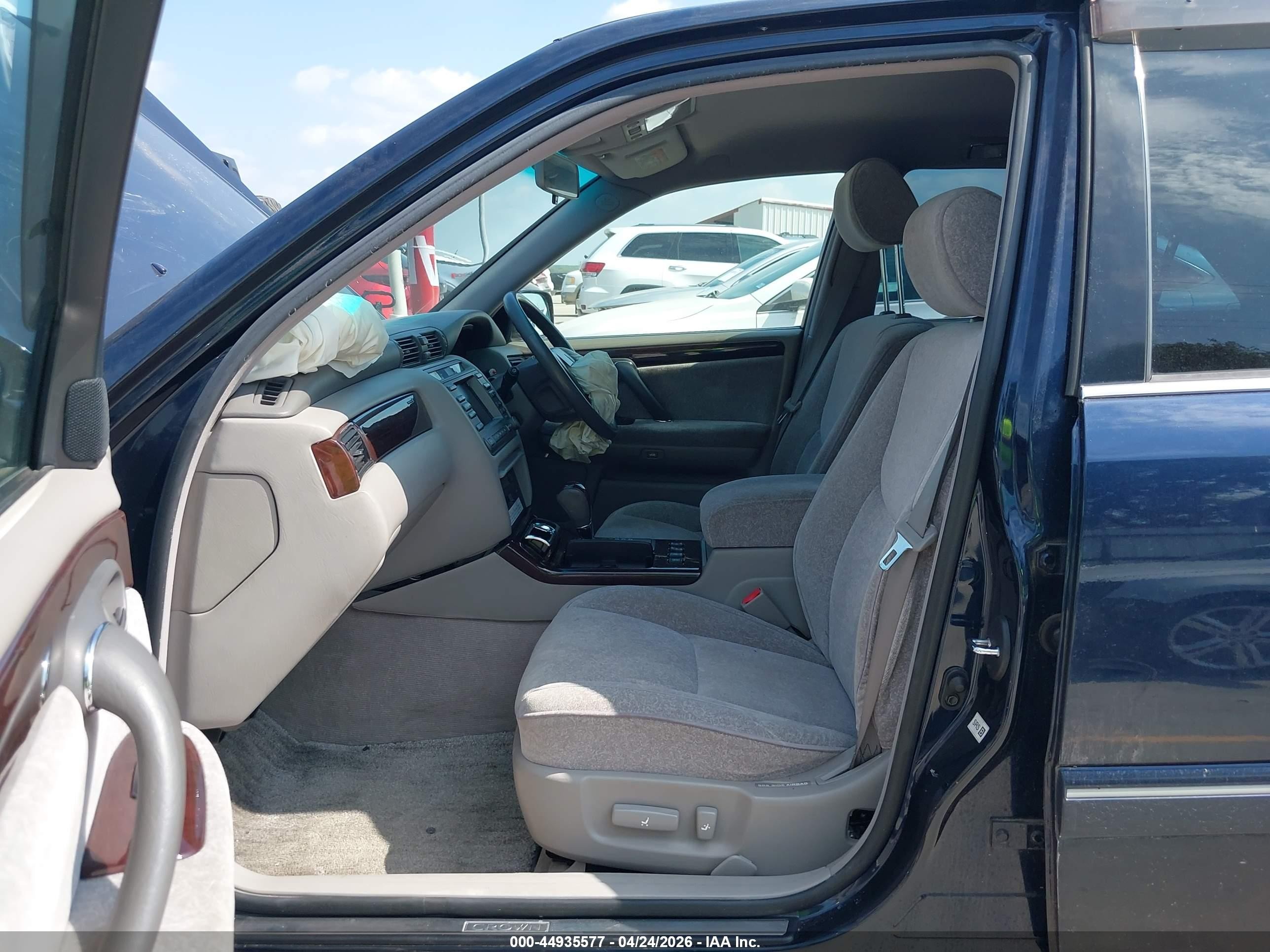 2000 Toyota Royal Crown Saloon   Dark Blue vin: 0000JZS1750025913