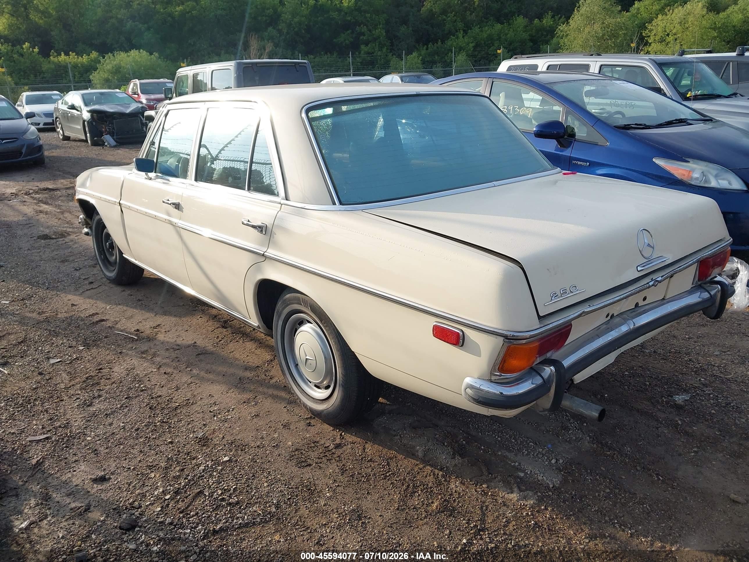 1972 Mercedes Benz Other   Maroon vin: 00011401112015334