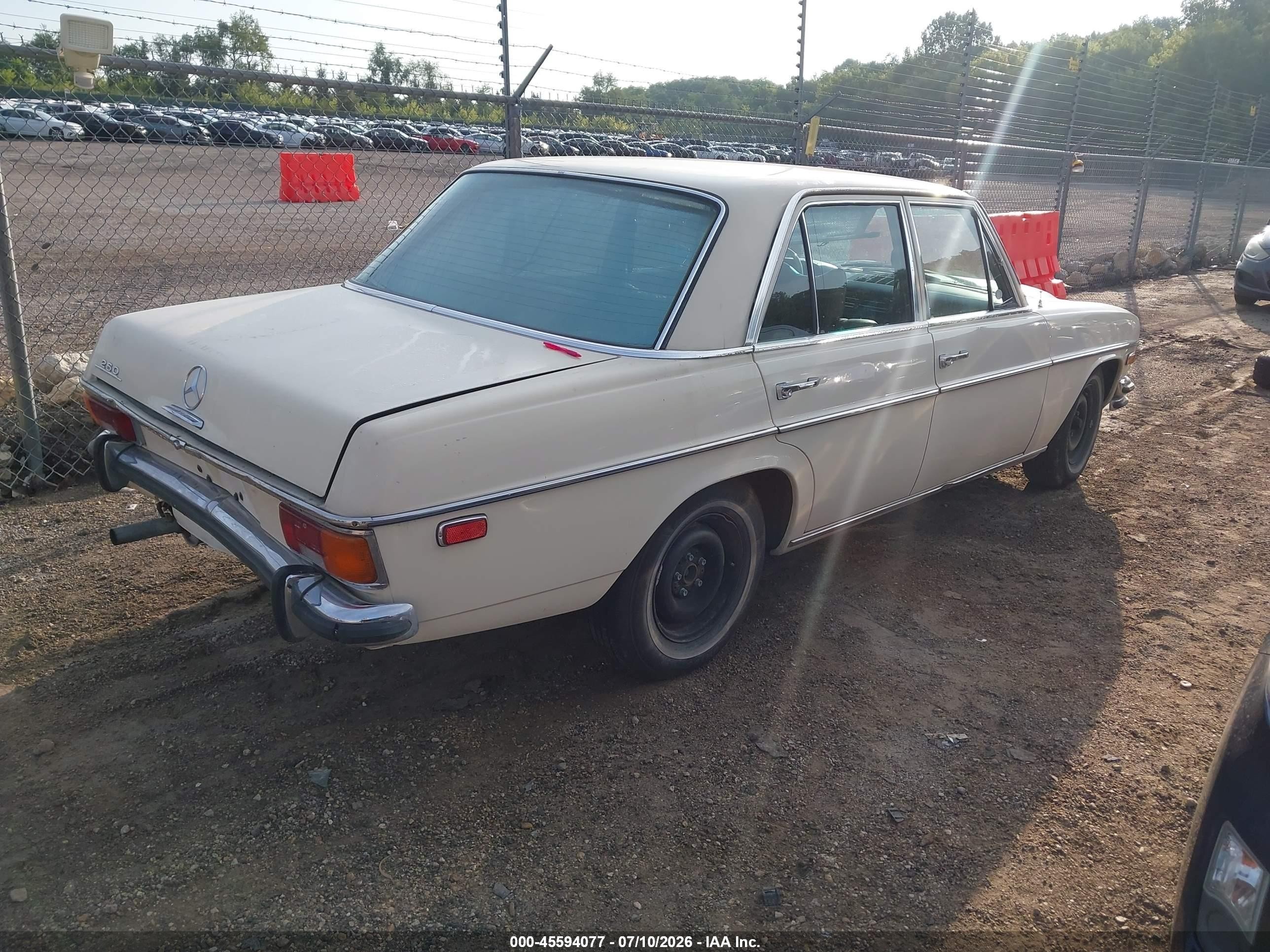 1972 Mercedes Benz Other   Maroon vin: 00011401112015334