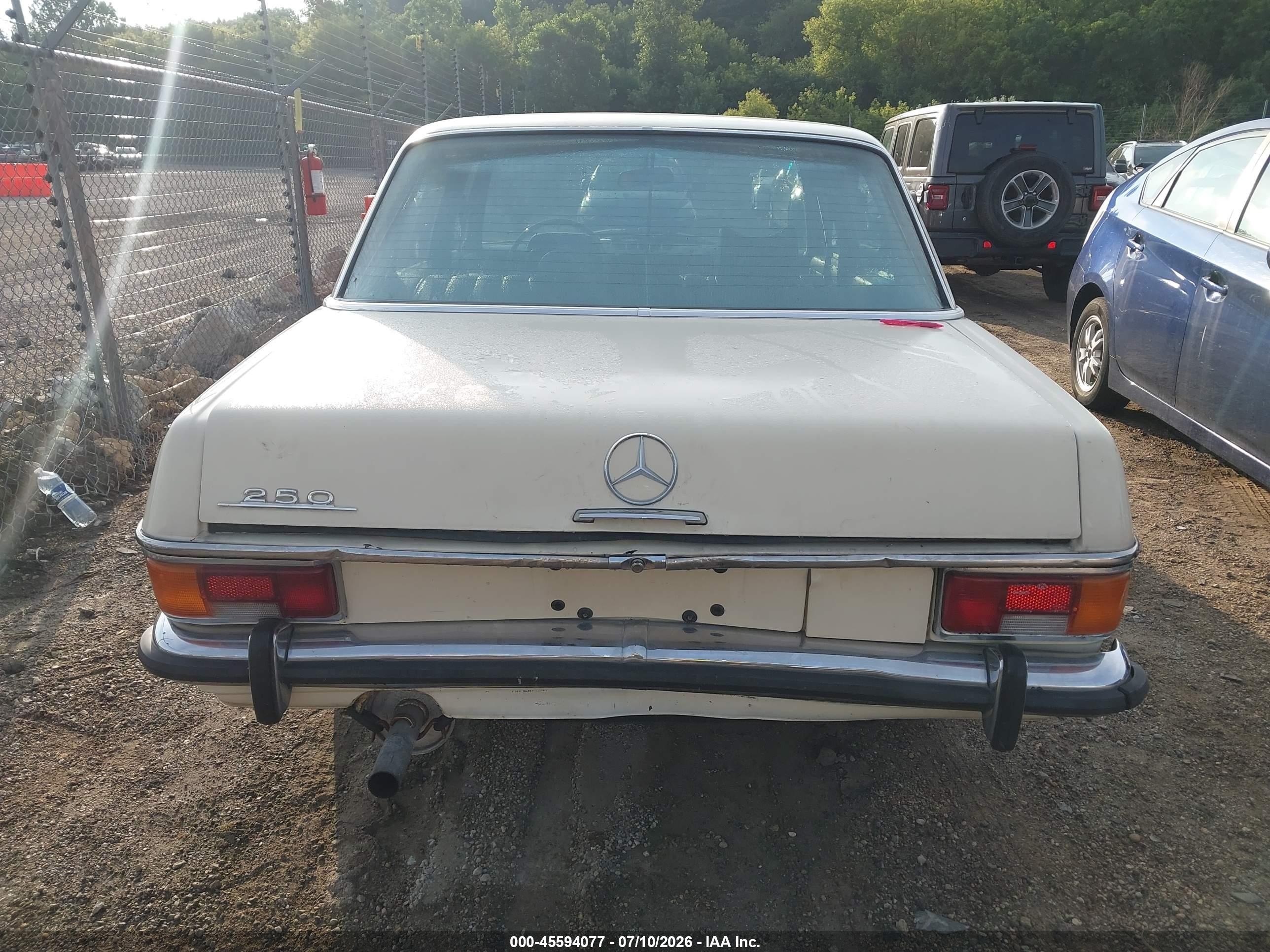 1972 Mercedes Benz Other   Maroon vin: 00011401112015334