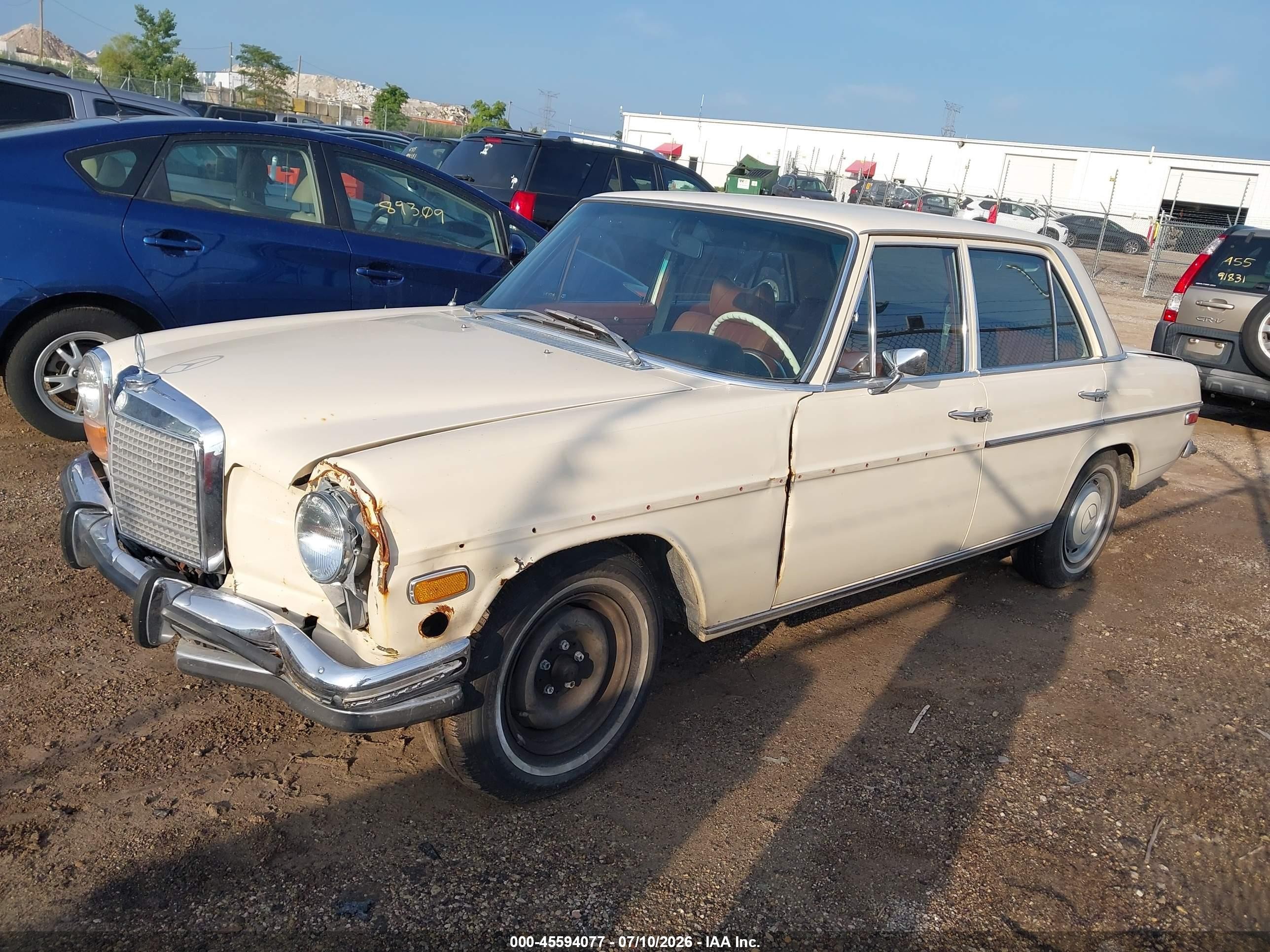 1972 Mercedes Benz Other   Maroon vin: 00011401112015334