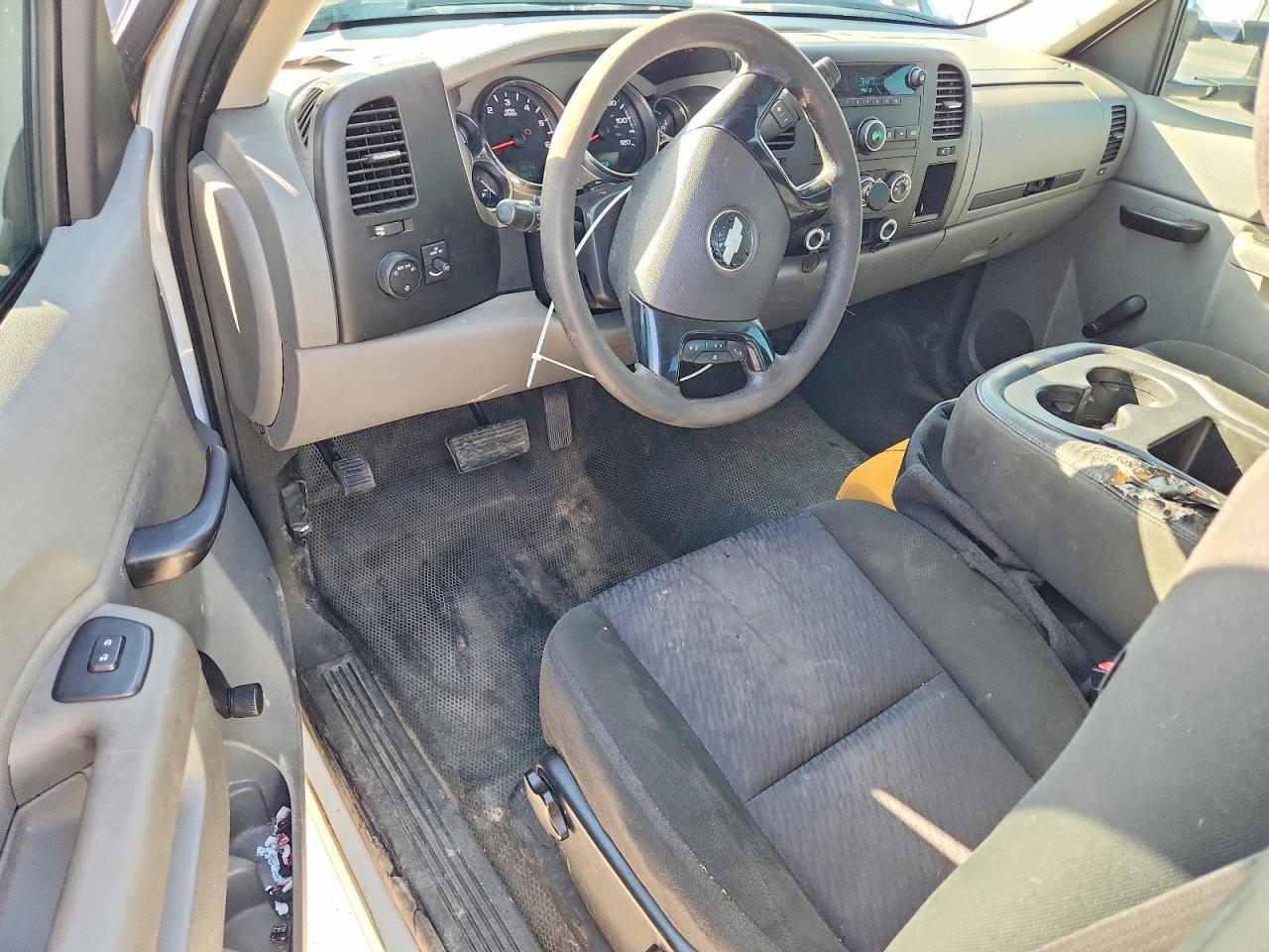 2012 Chevrolet Silverado C2500 Heavy Duty White vin: 0K0733085696