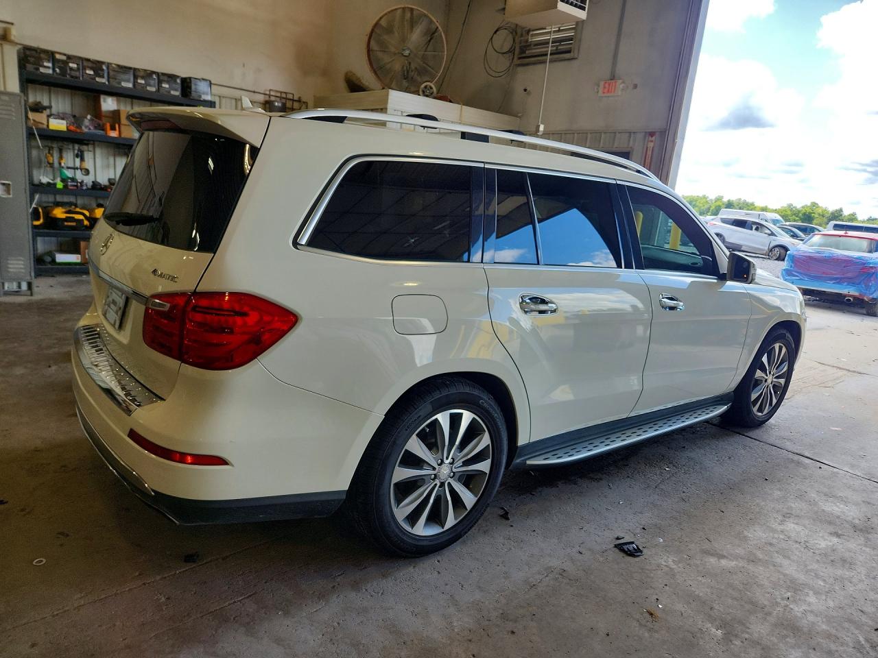 2013 Mercedes-benz Gl 450 4matic White vin: 4JGDF7CE4DA162340