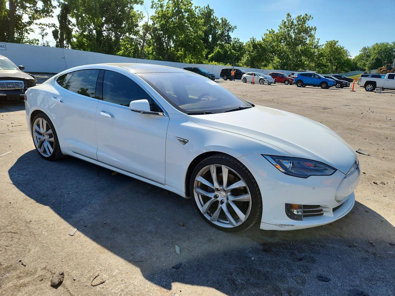 2014 Tesla Model S White vin: 5YJSA1H19EFP40101