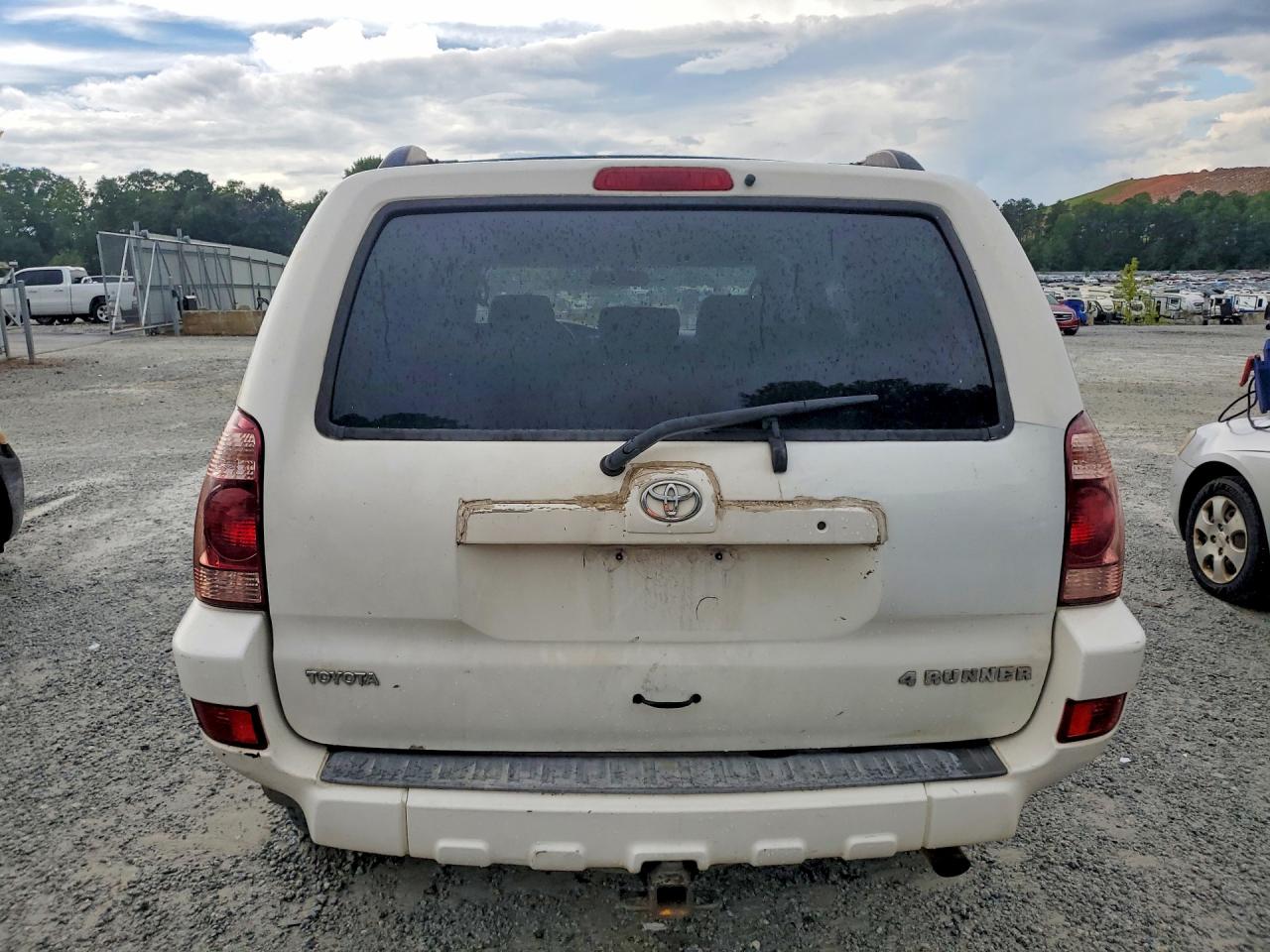 2005 Toyota 4runner Sr5 White vin: JTEBU14R758051821