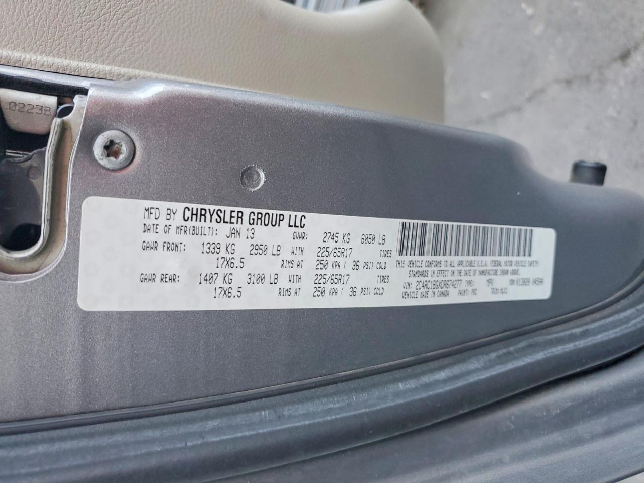 2013 Chrysler Town & Country Touring Silver vin: 2C4RC1BGXDR674277