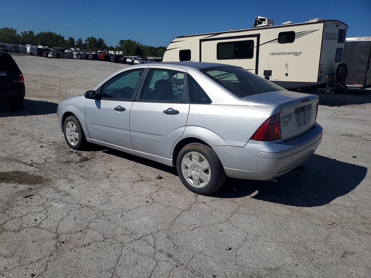 2007 Ford Focus Zx4 Серебряный vin: 1FAHP34NX7W174807