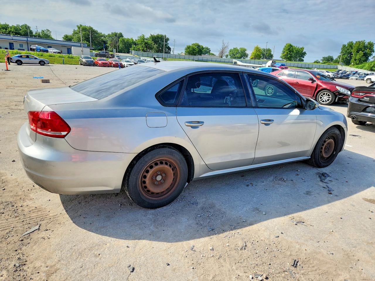 2012 Volkswagen Passat S Серебряный vin: 1VWAP7A39CC065009