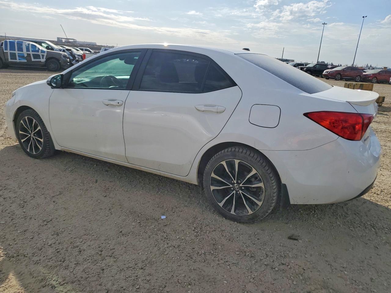 2019 Toyota Corolla L White vin: 2T1BURHE4KC185082