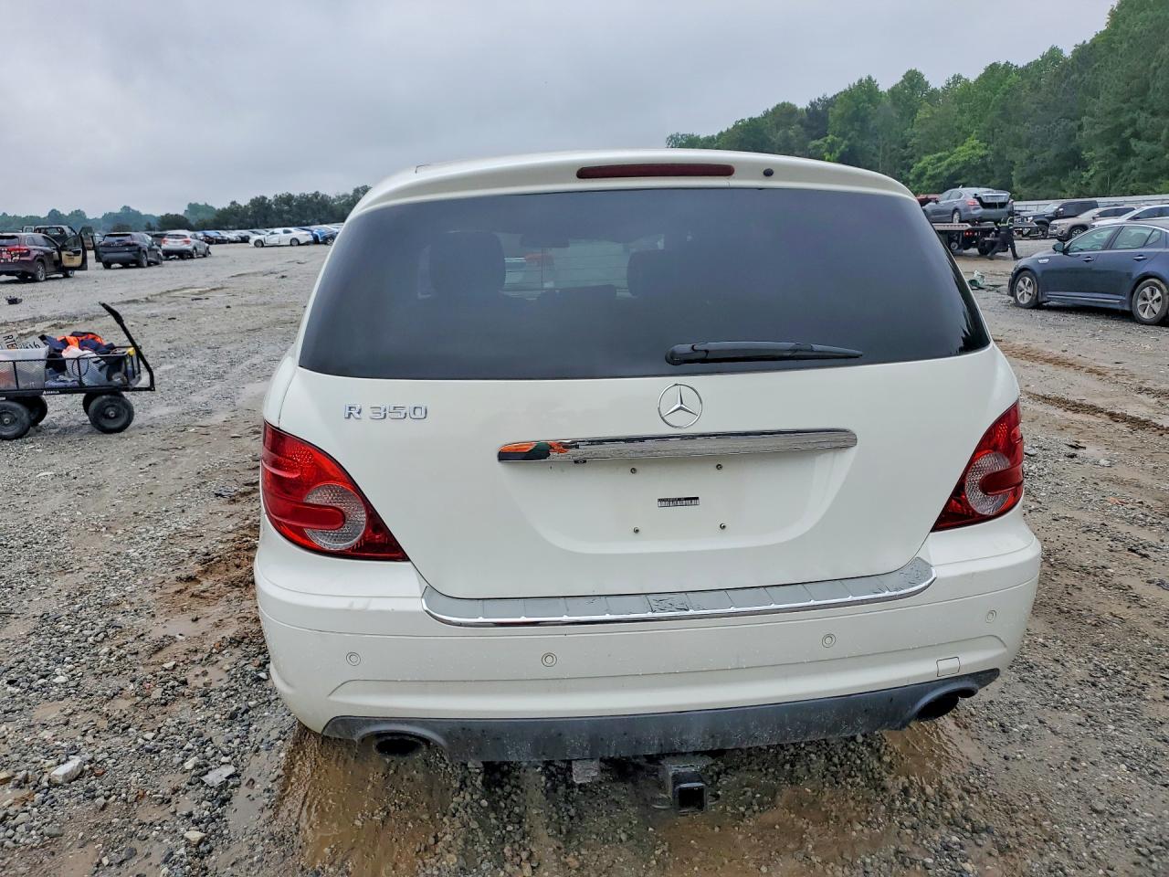 2008 Mercedes Benz R 350 White vin: 4JGCB56E88A081760