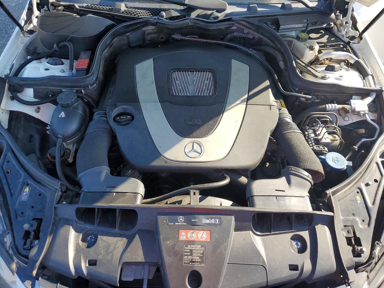 2011 Mercedes-benz E 350 White vin: WDDKK5GFXBF106648