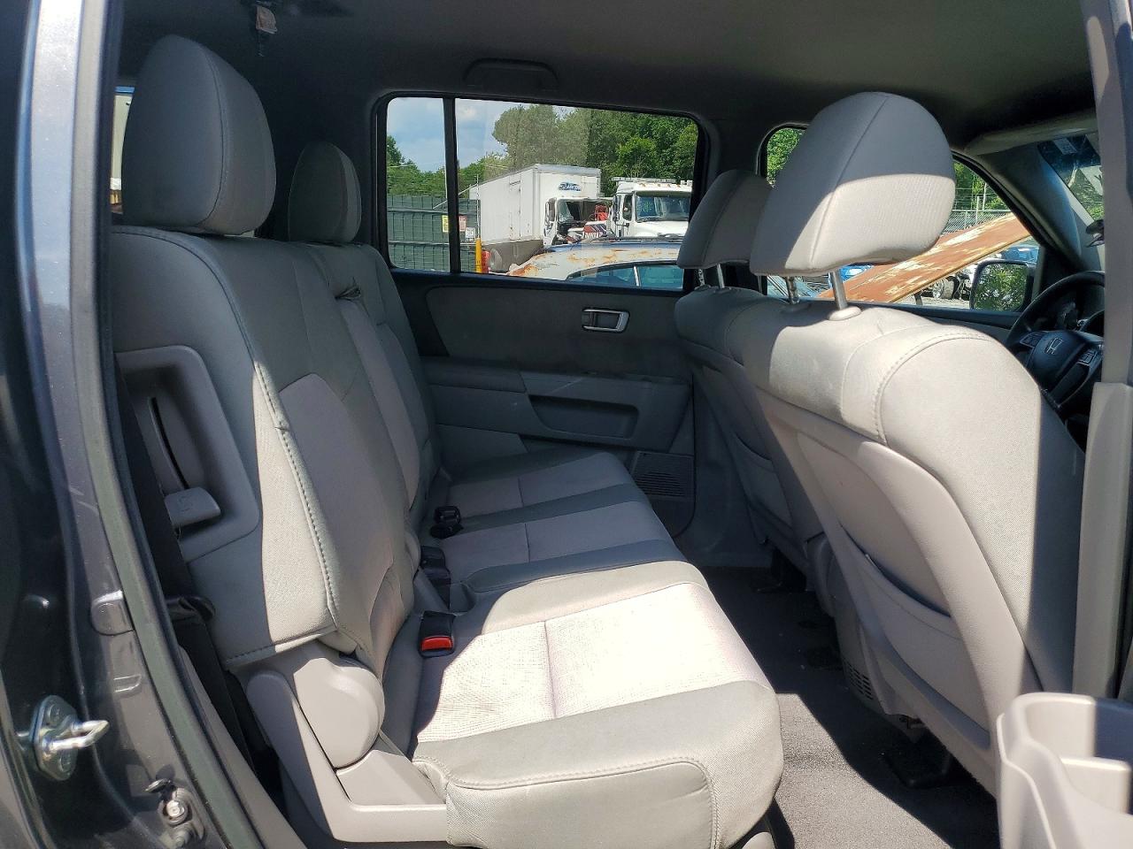 2012 Honda Pilot Ex Gray vin: 5FNYF4H45CB076822