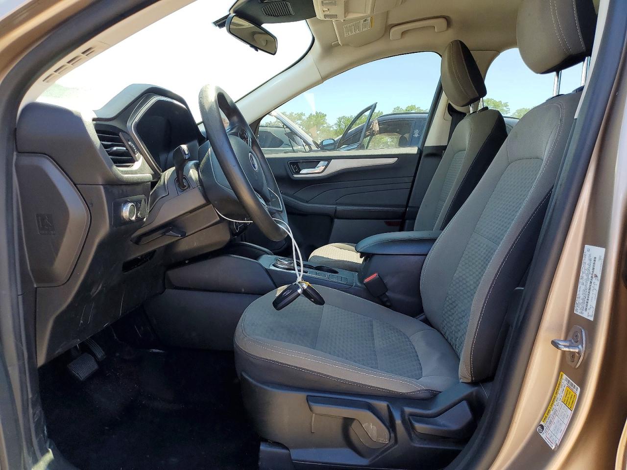2021 Ford Escape Se Tan vin: 1FMCU0G61MUA14107