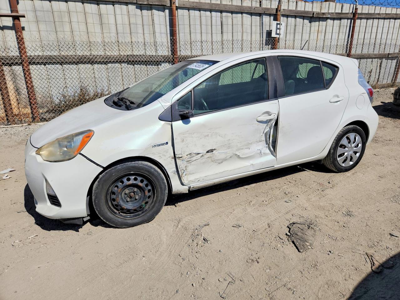 2013 Toyota Prius C One White vin: JTDKDTB34D1557256