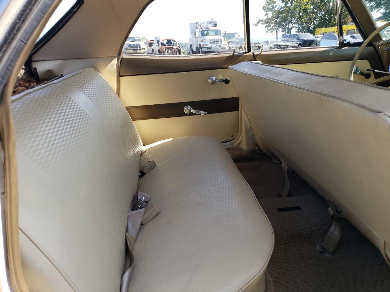 1965 Chevrolet Corvair Beige vin: 101395W274575