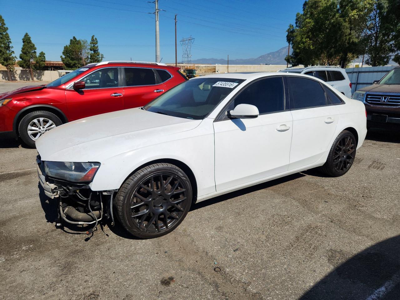 2013 Audi A4 Premium Белый vin: WAUAFAFLXDN037380
