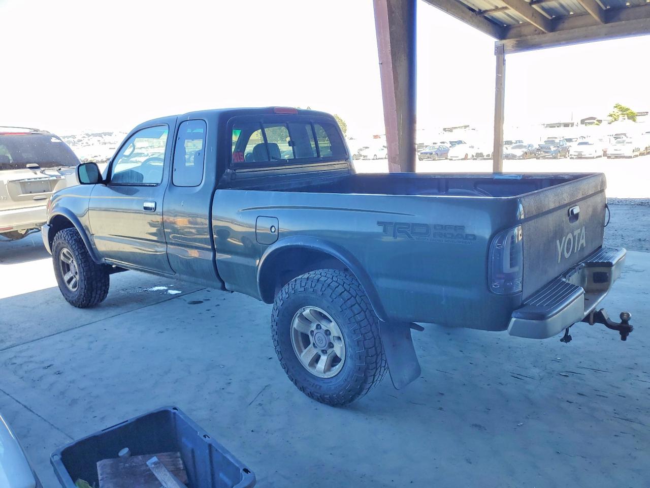 2000 Toyota Tacoma Xtracab Зеленый vin: 5TEWN72N1YZ691371