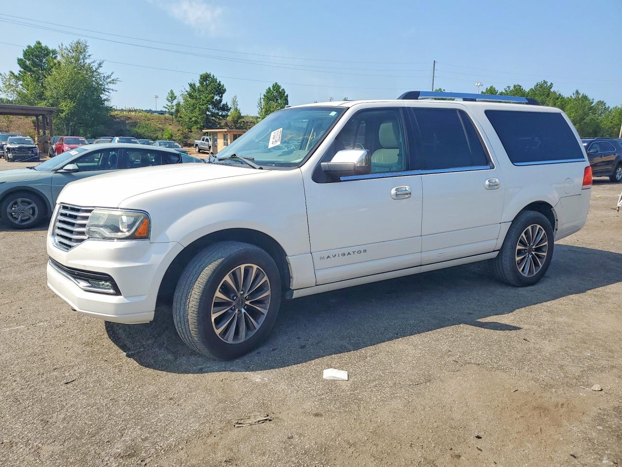 2015 Lincoln Navigator L White vin: 5LMJJ3HTXFEJ01584