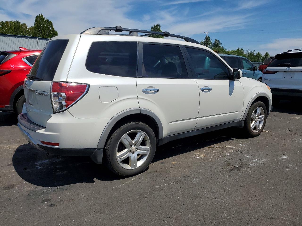 2009 Subaru Forester 2.5x Limited White vin: JF2SH64689H747199