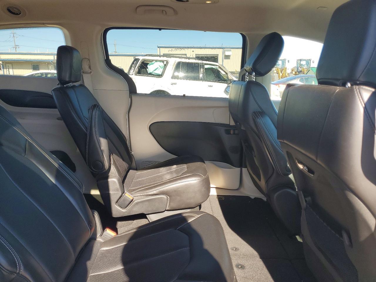 2024 Chrysler Pacifica Touring L Silver vin: 2C4RC1BG0RR182946