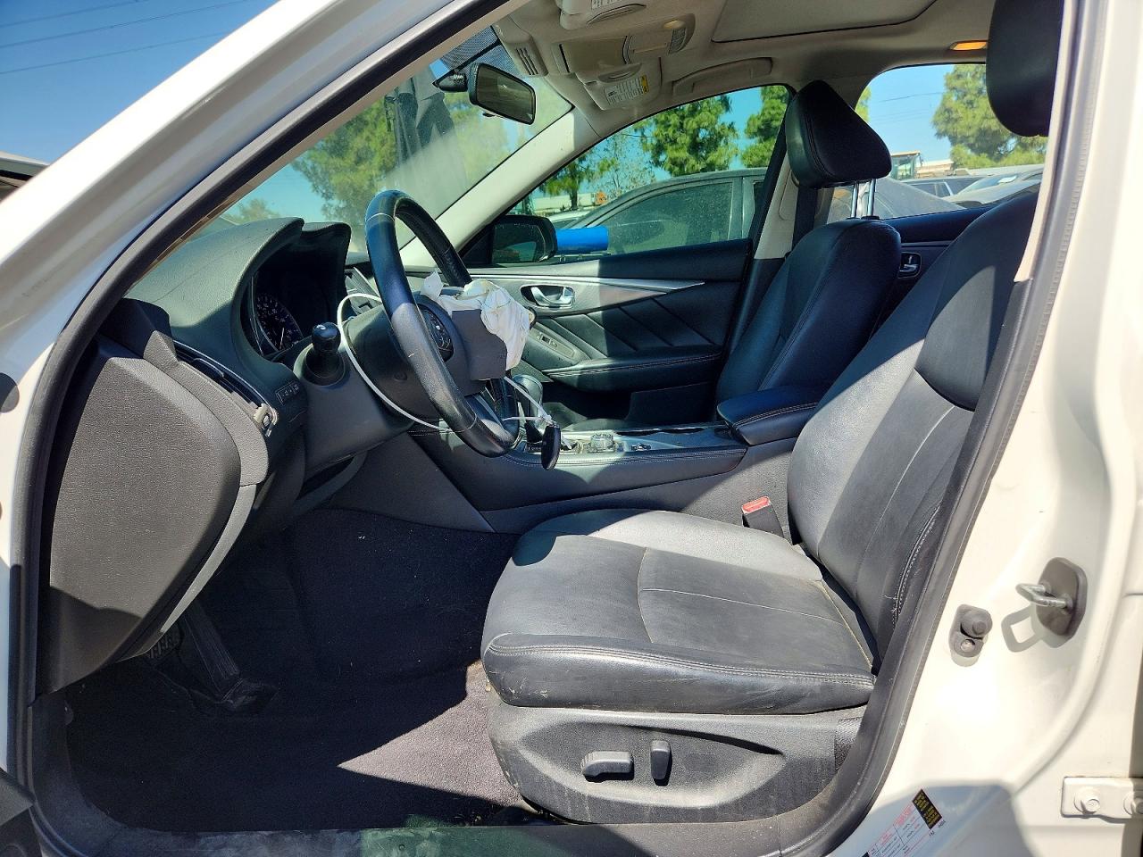 2015 Infiniti Q50 Base White vin: JN1BV7AP5FM338514